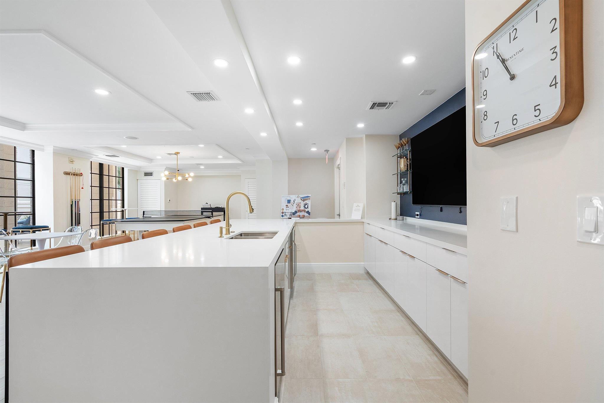 233 S Federal Highway 404