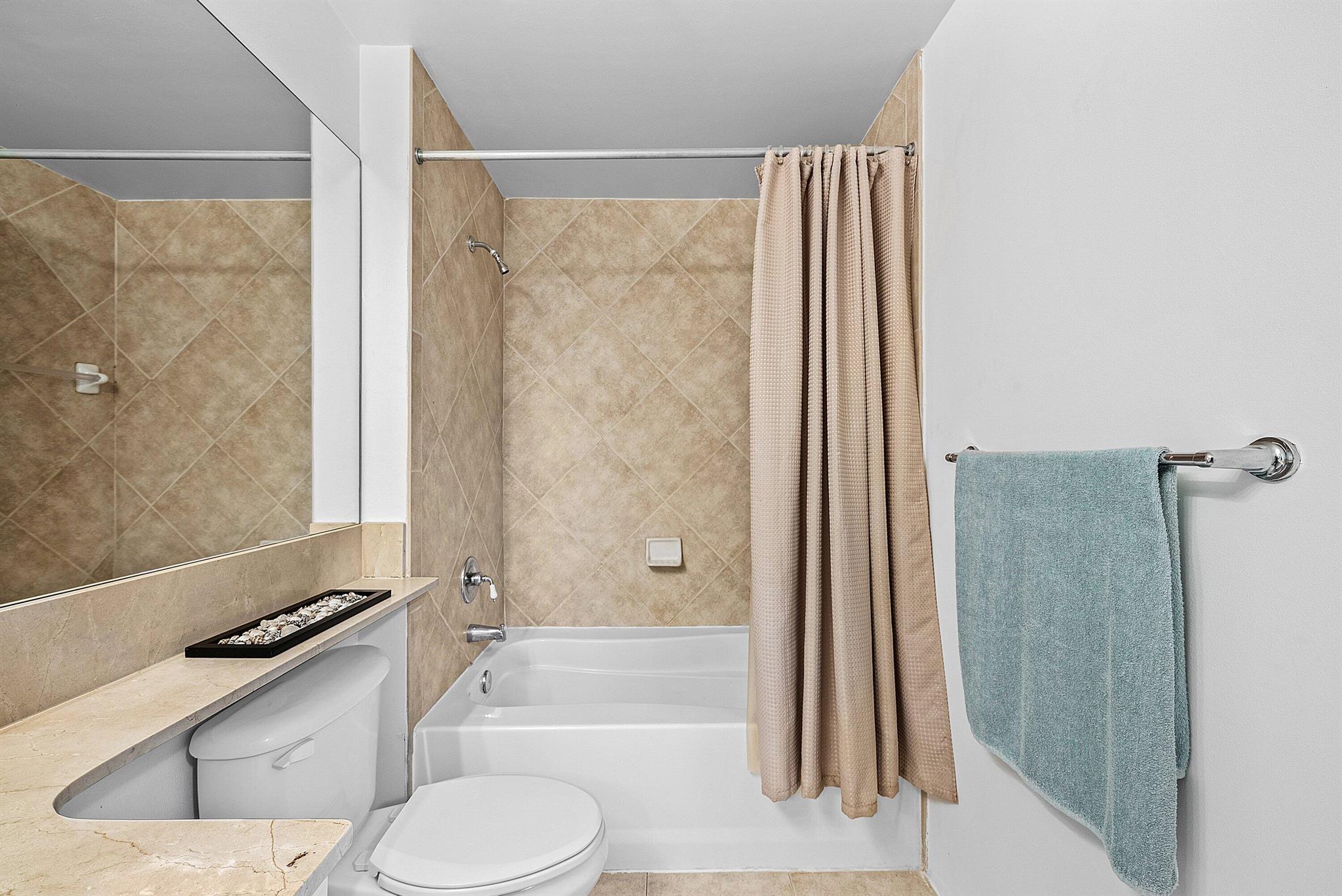 233 S Federal Highway 404