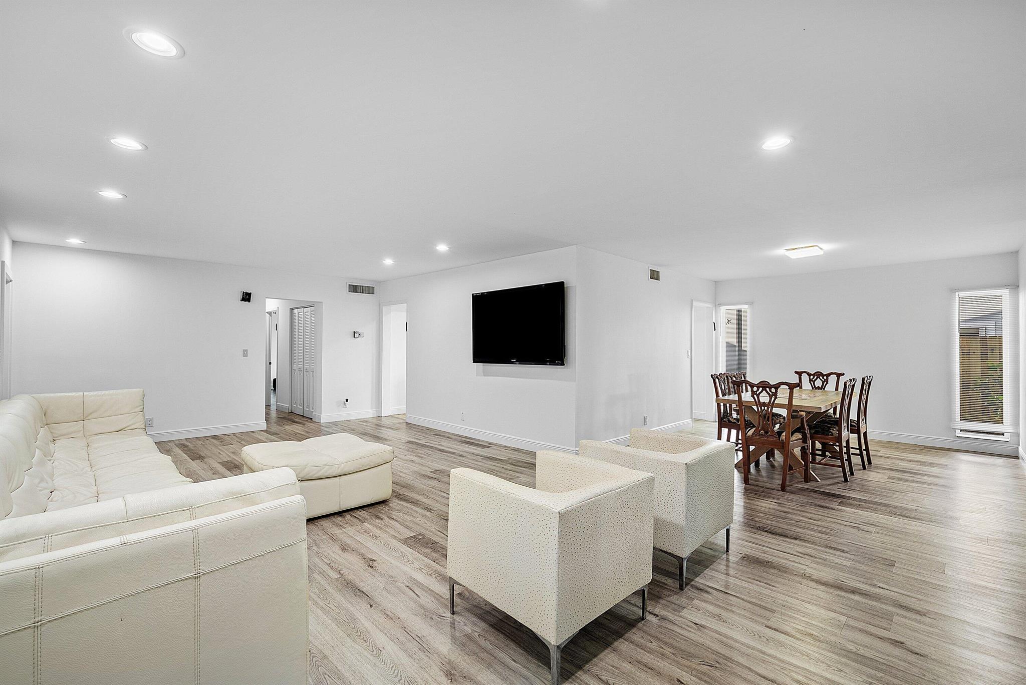 6165 Old Court Road 123