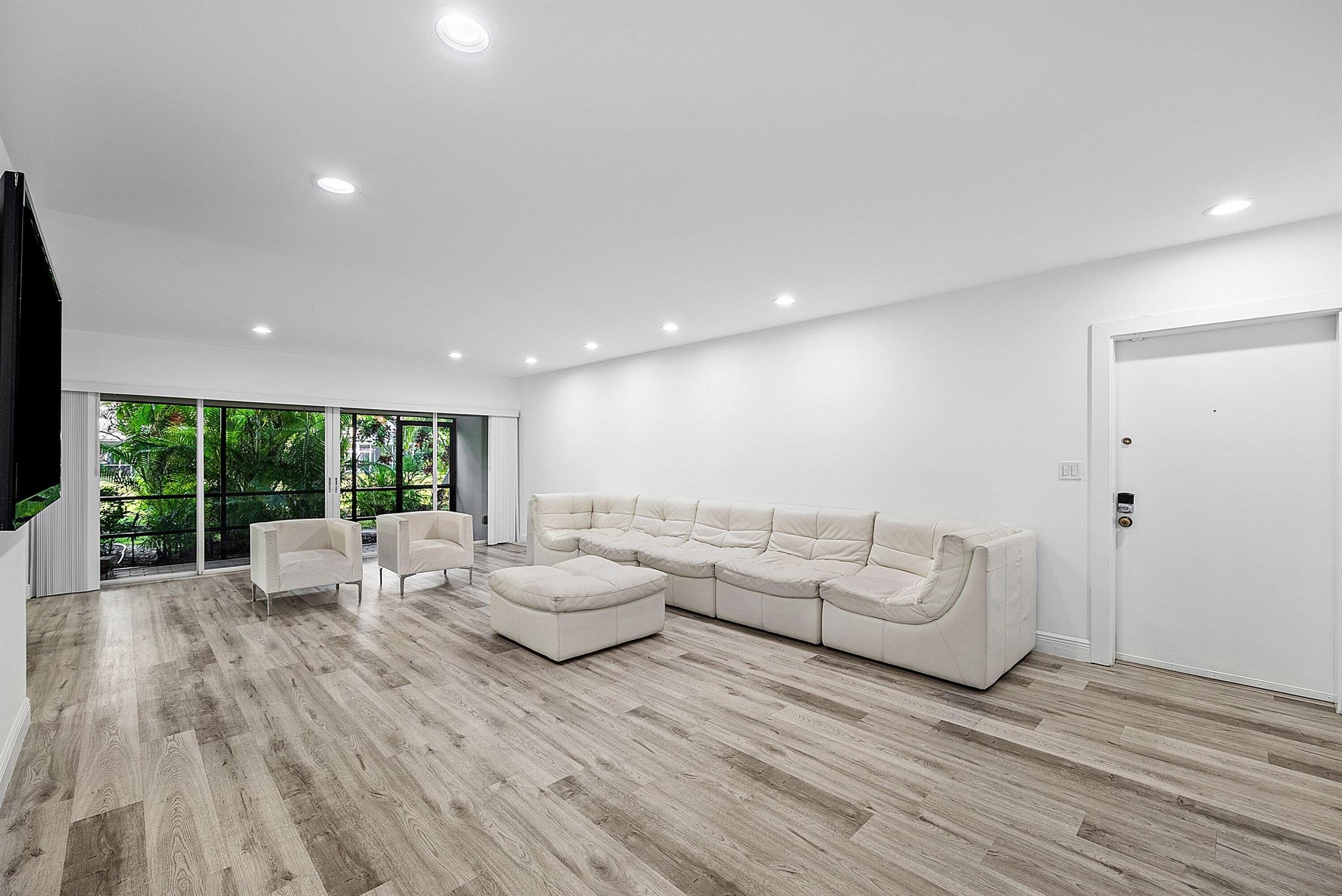 6165 Old Court Road 123