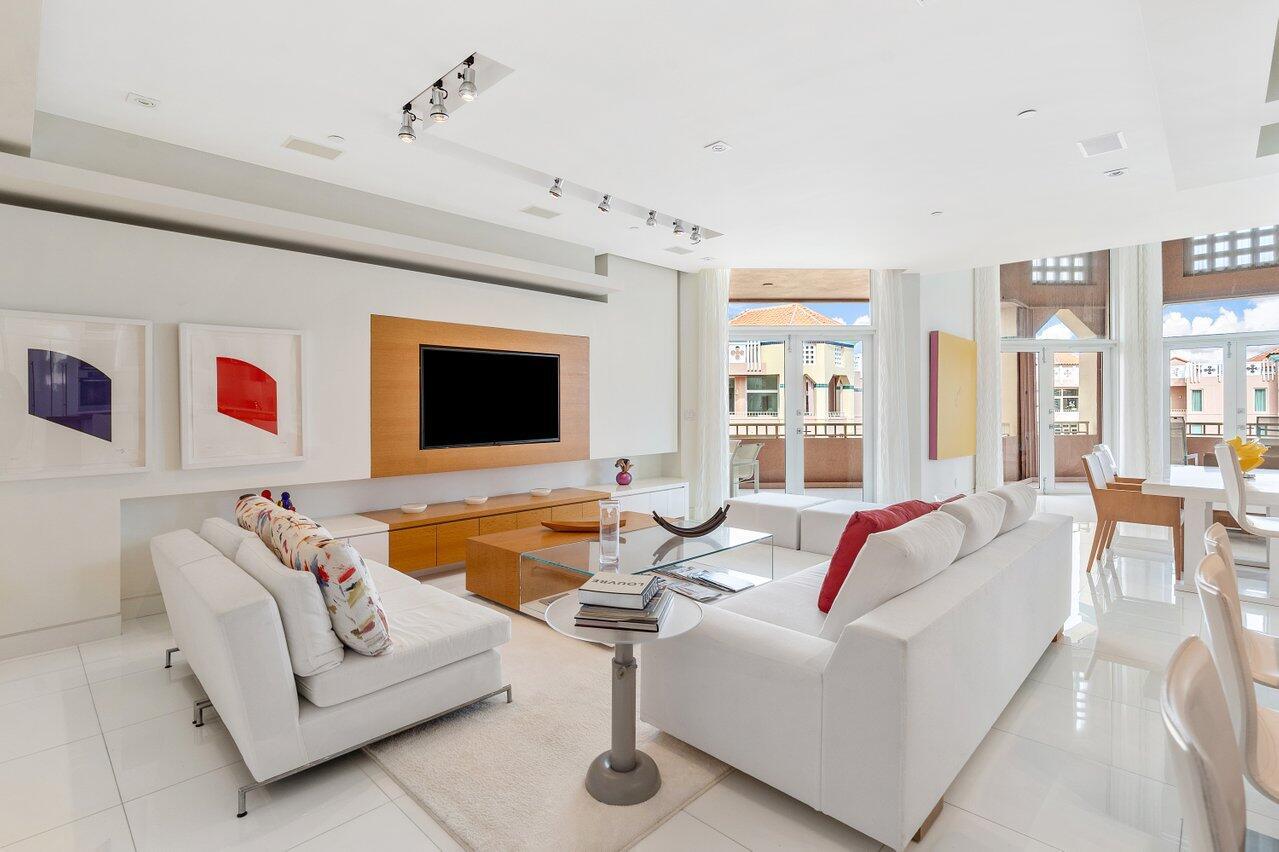 300 SE 5th Avenue 8080