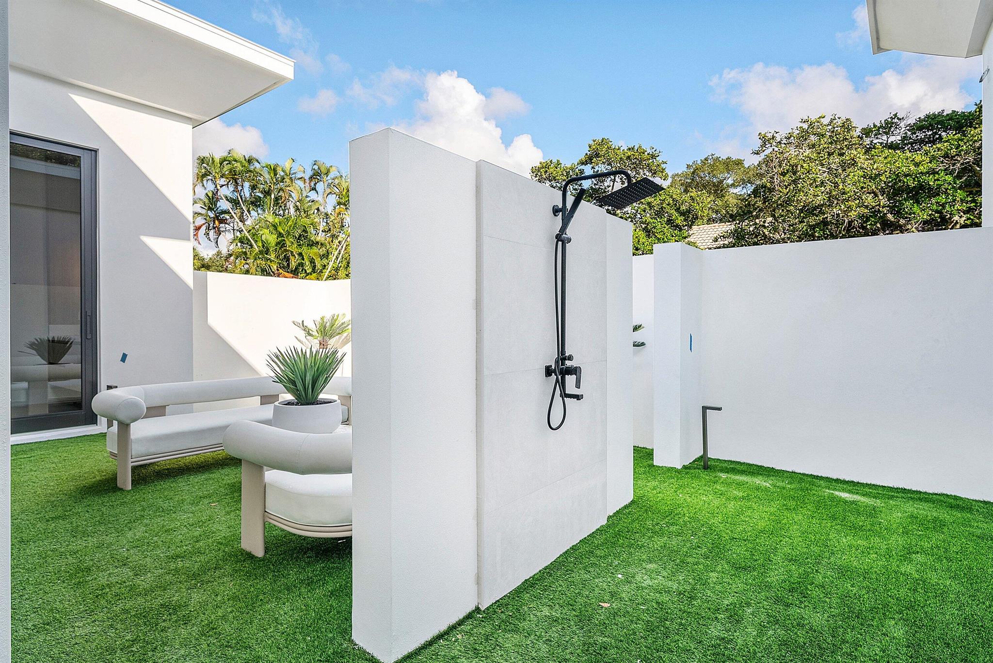 16484 Bridlewood Circle