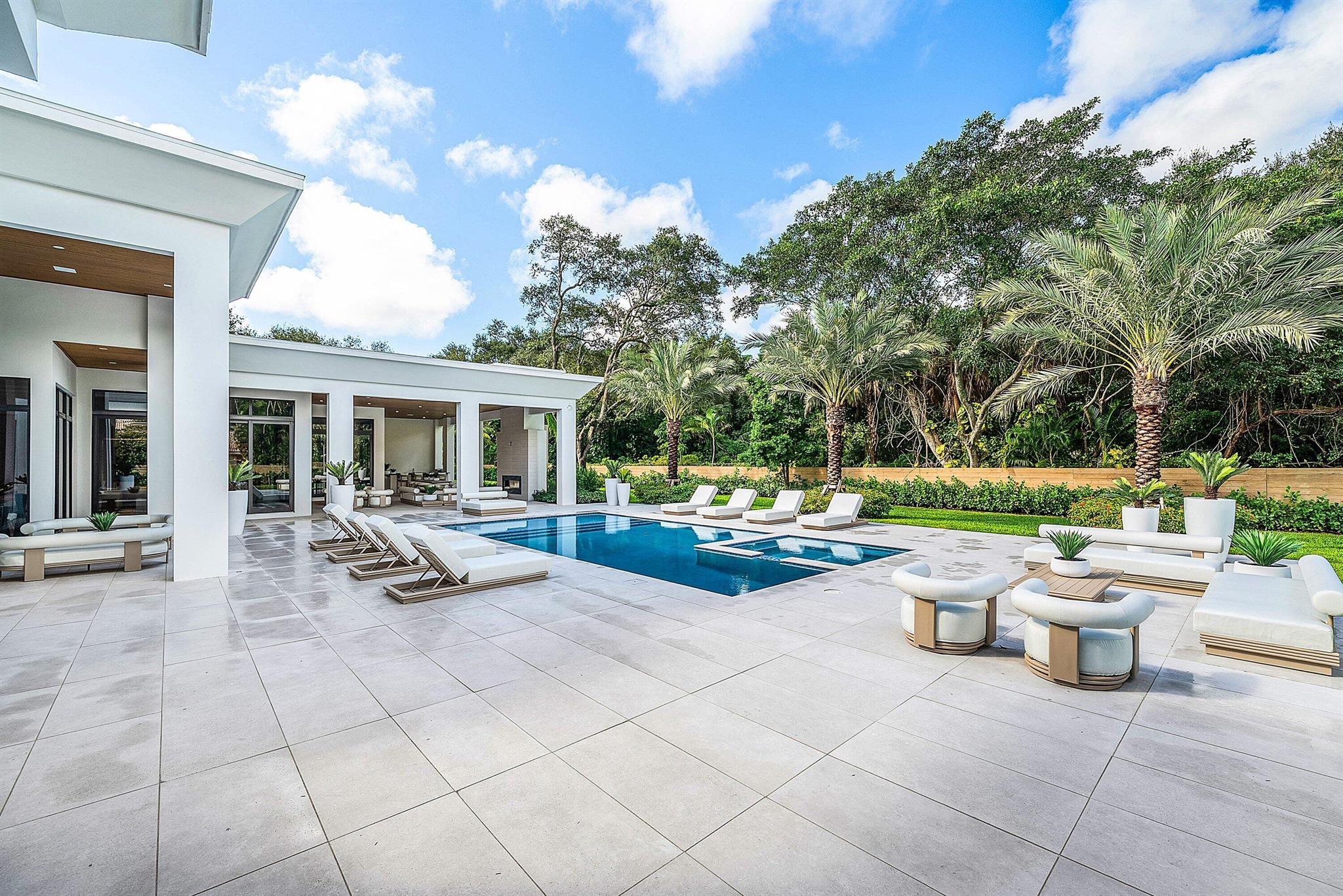 16484 Bridlewood Circle