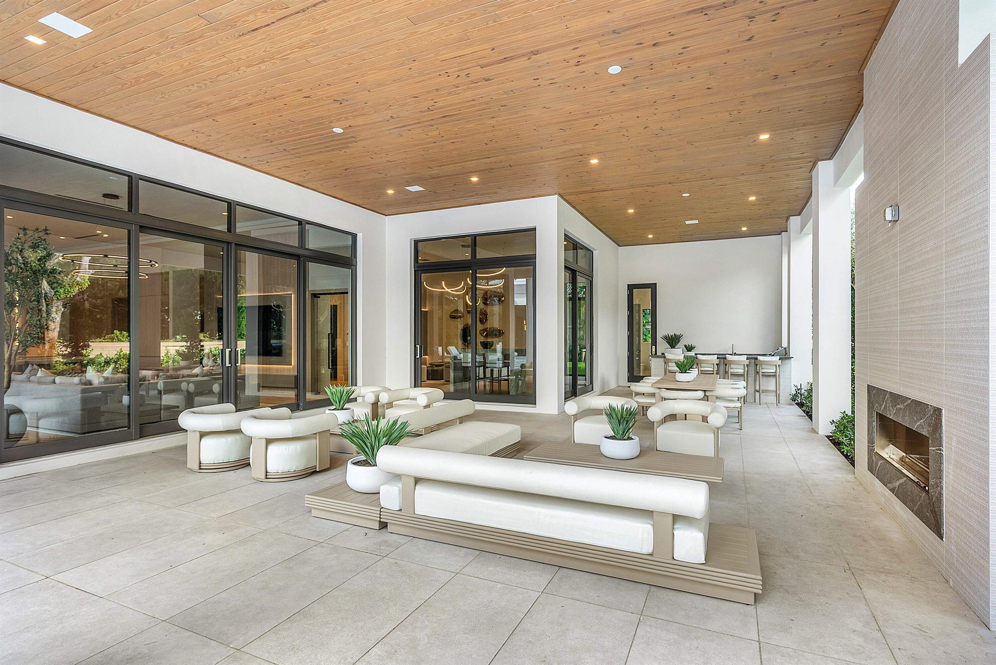 16484 Bridlewood Circle