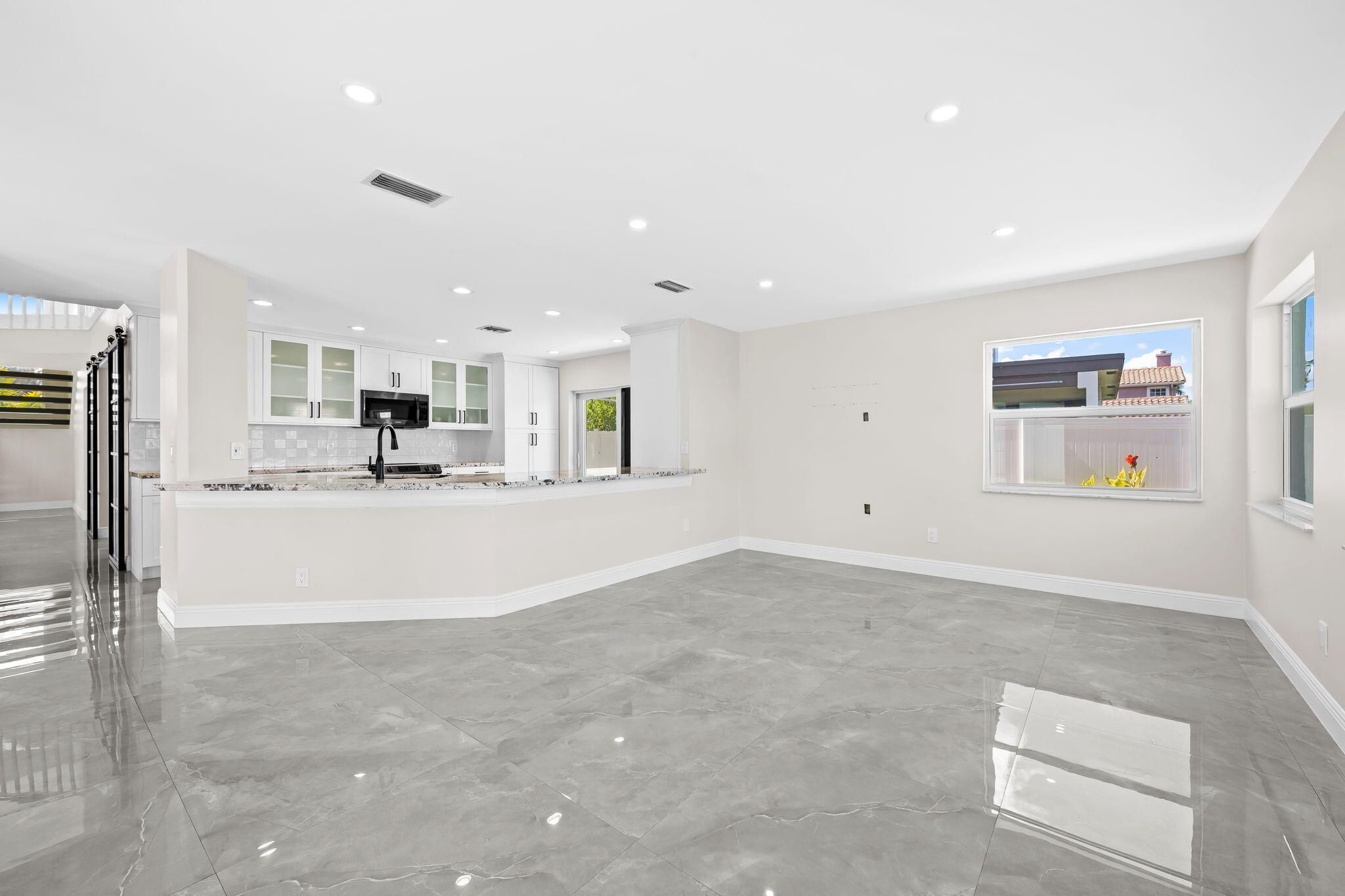 23162 L'Ermitage Circle