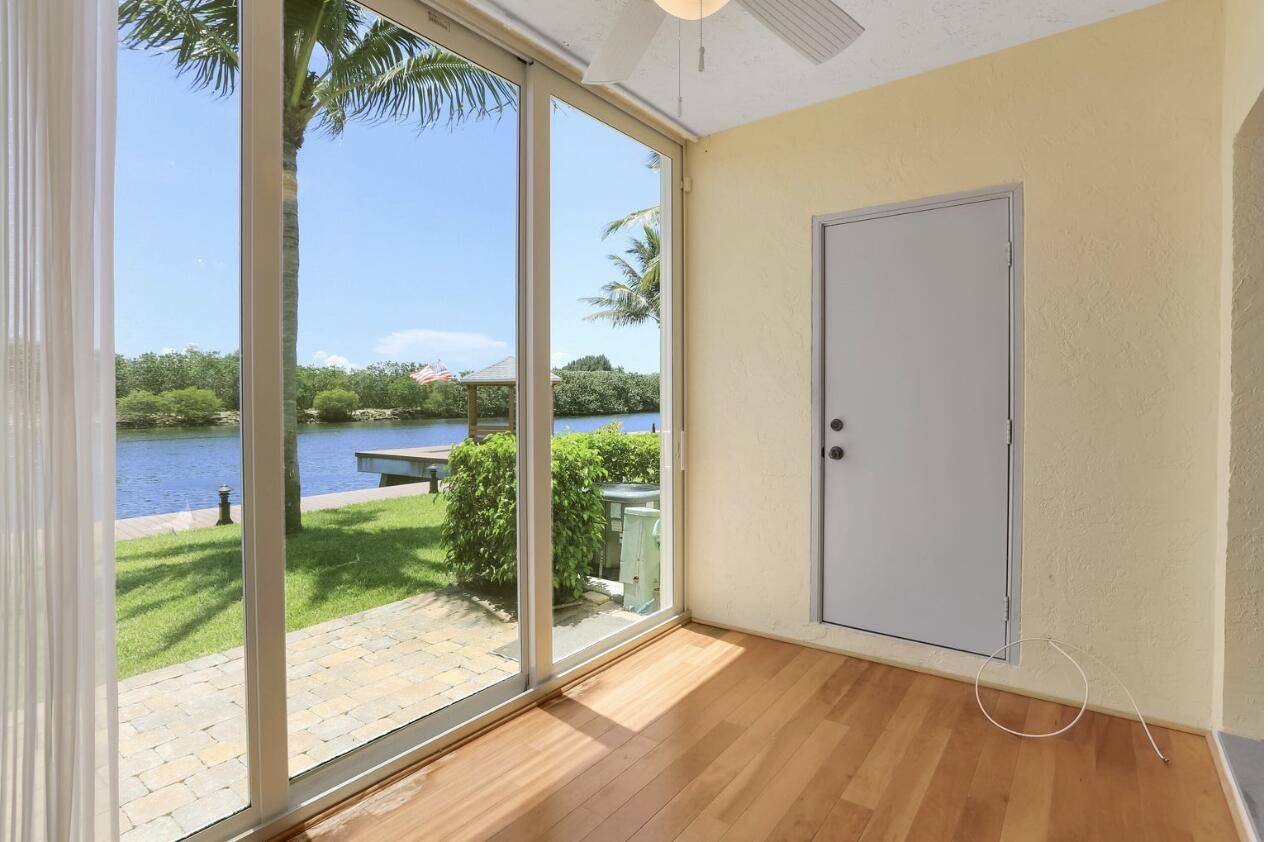 1061 Kokomo Key Lane