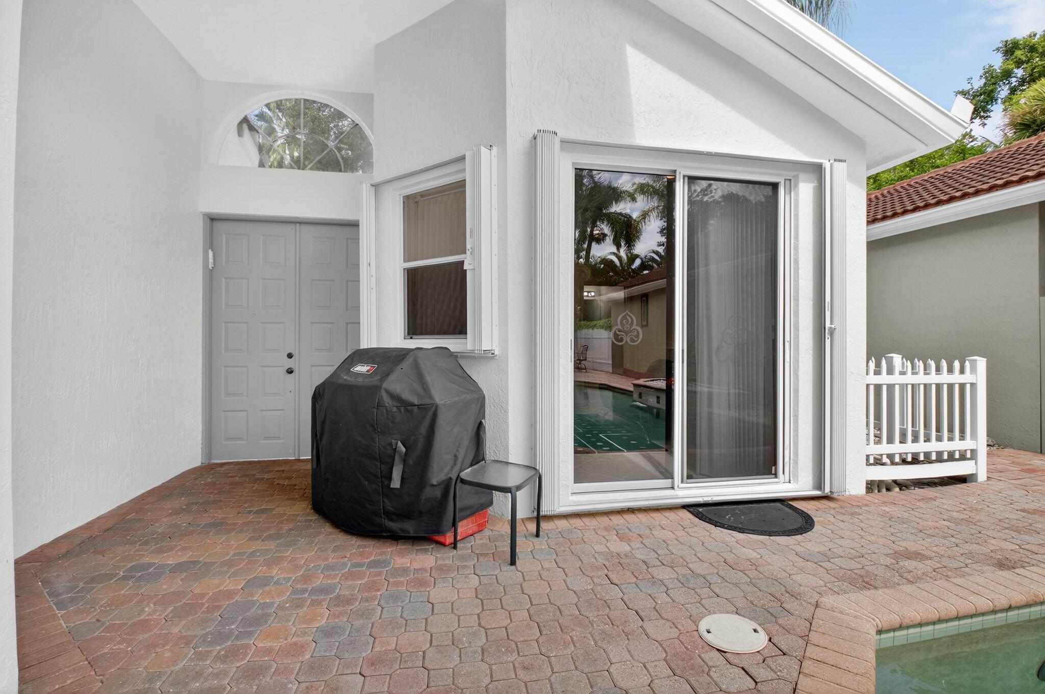 6032 Rossmoor Lakes Court