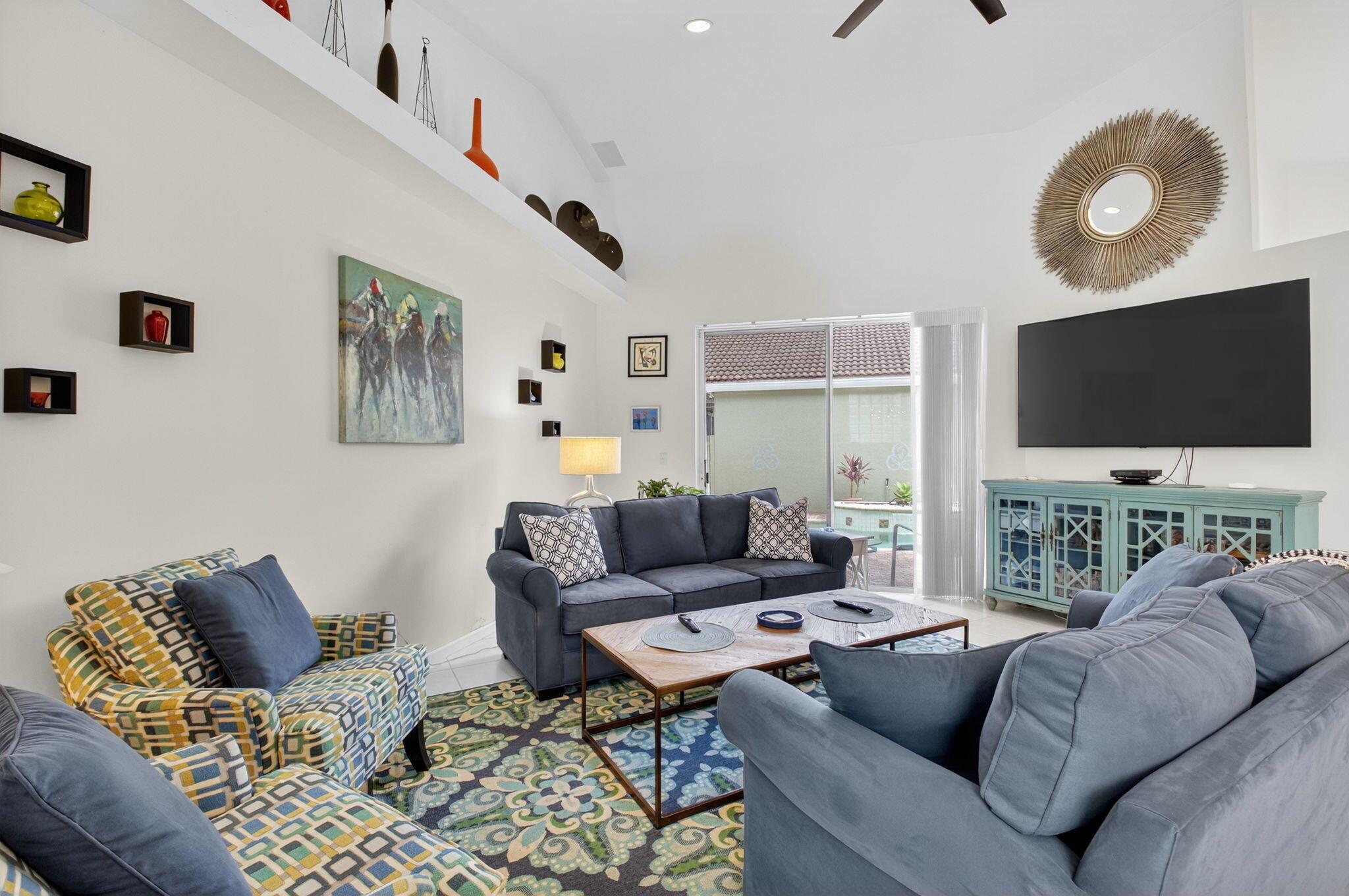 6032 Rossmoor Lakes Court