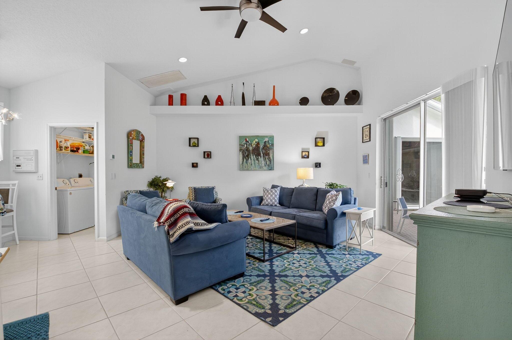 6032 Rossmoor Lakes Court