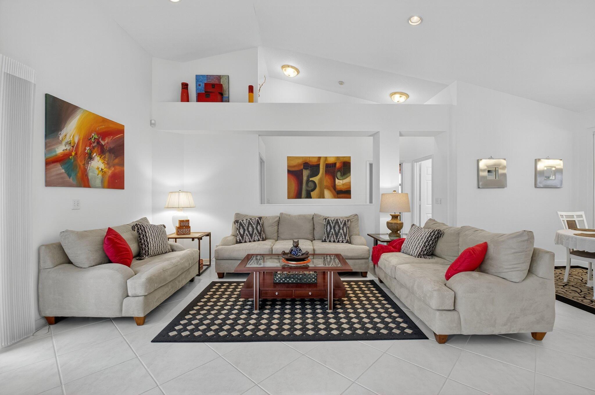 6032 Rossmoor Lakes Court