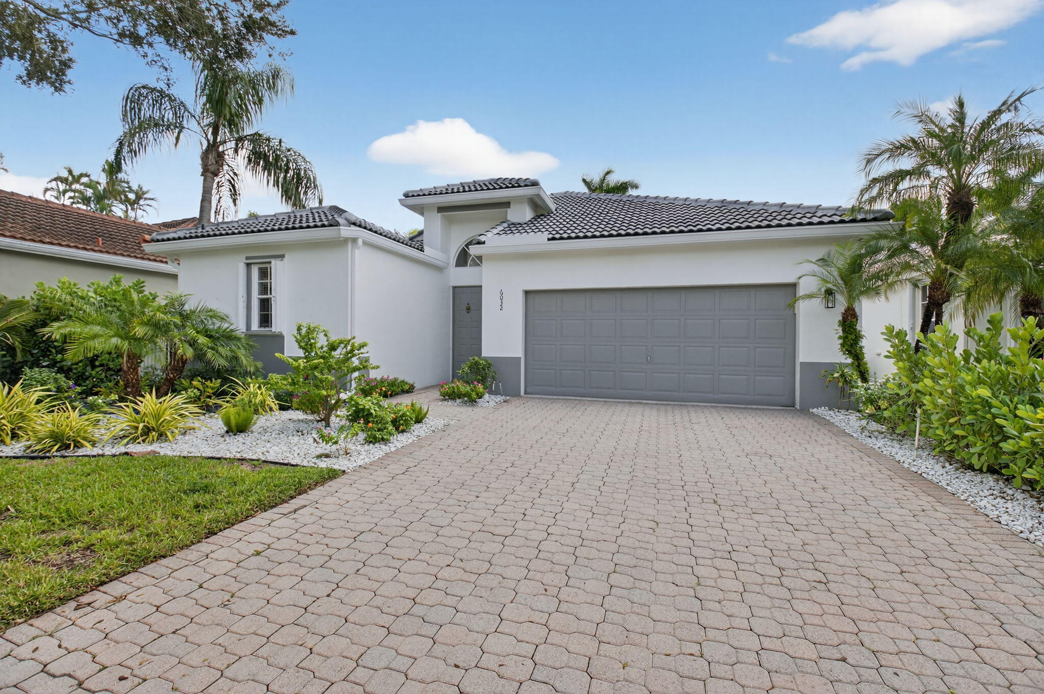 6032 Rossmoor Lakes Court