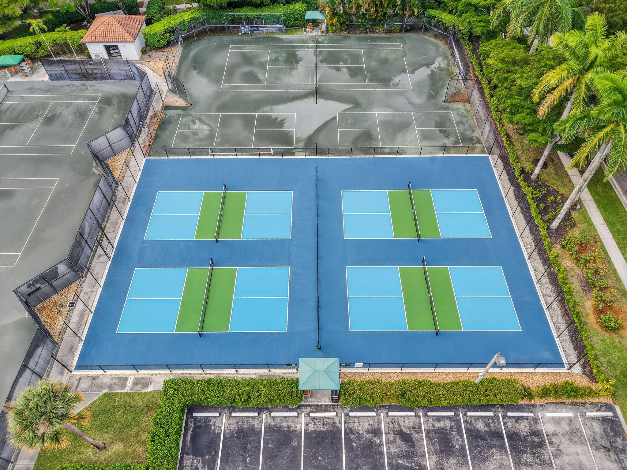 6032 Rossmoor Lakes Court