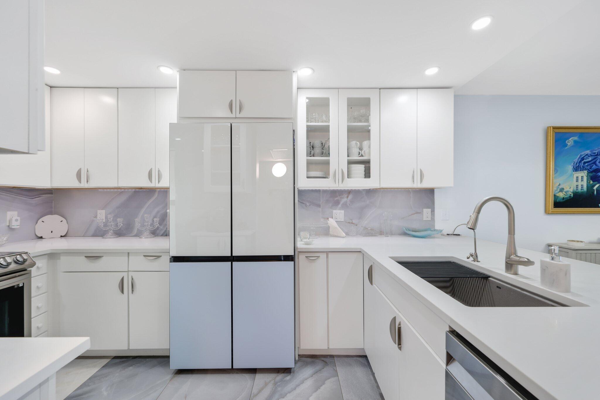 12 Royal Palm Way Unit 605