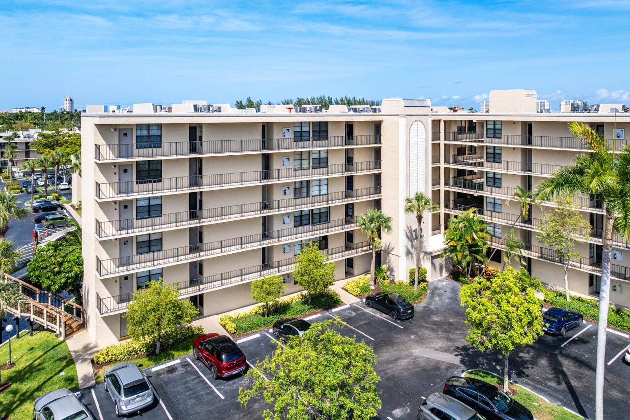 12 Royal Palm Way Unit 605