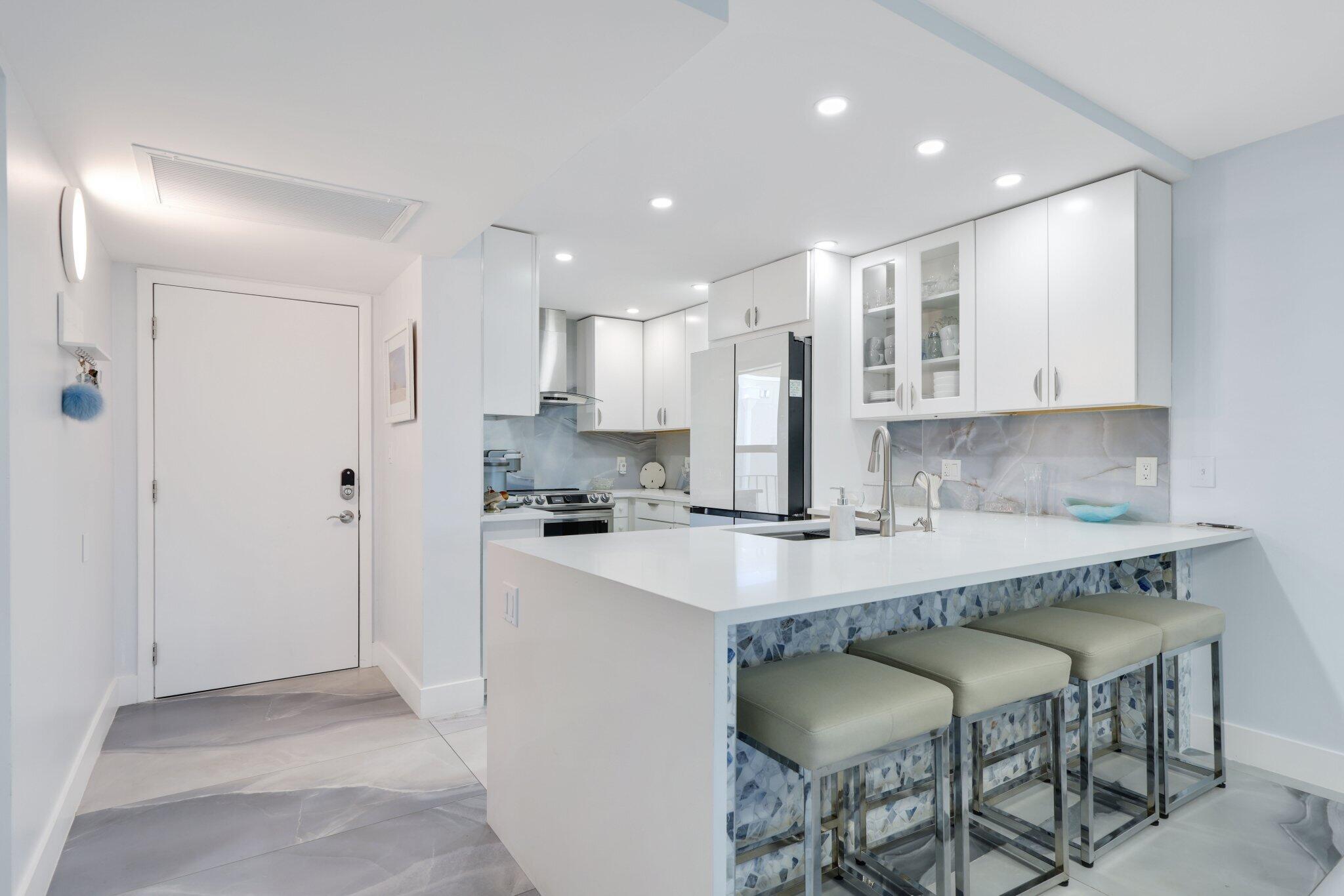 12 Royal Palm Way Unit 605