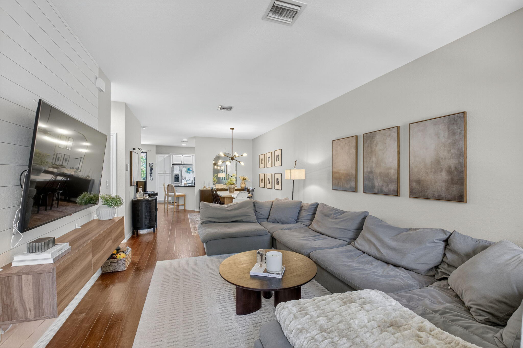 148 W Astor Circle