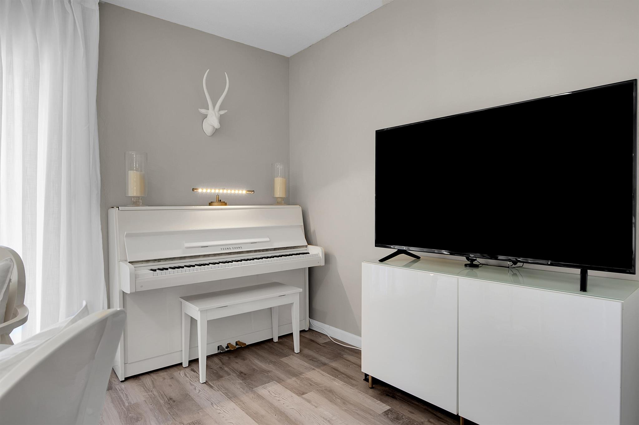 312 NE 17th Avenue 202