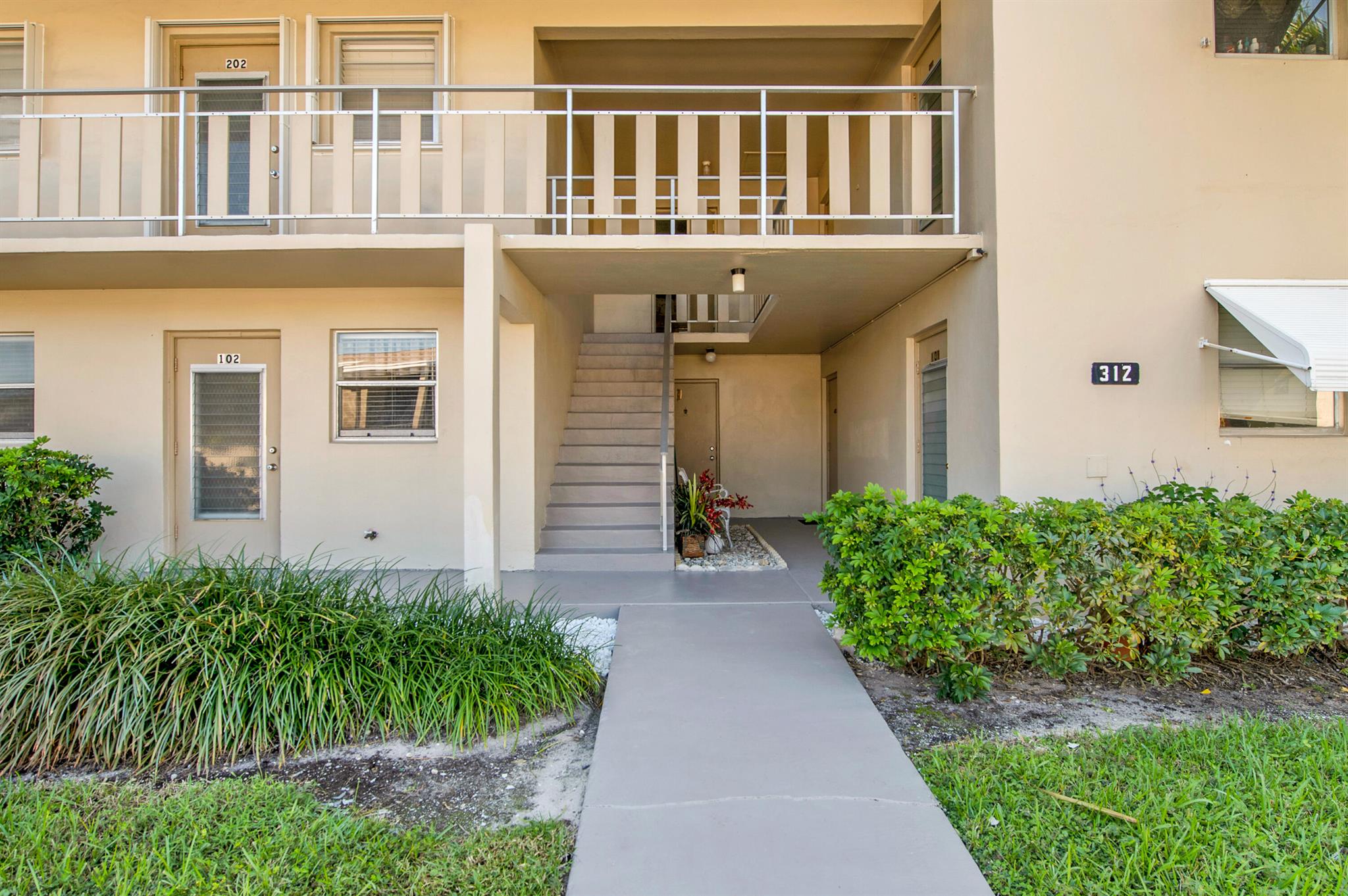 312 NE 17th Avenue 202