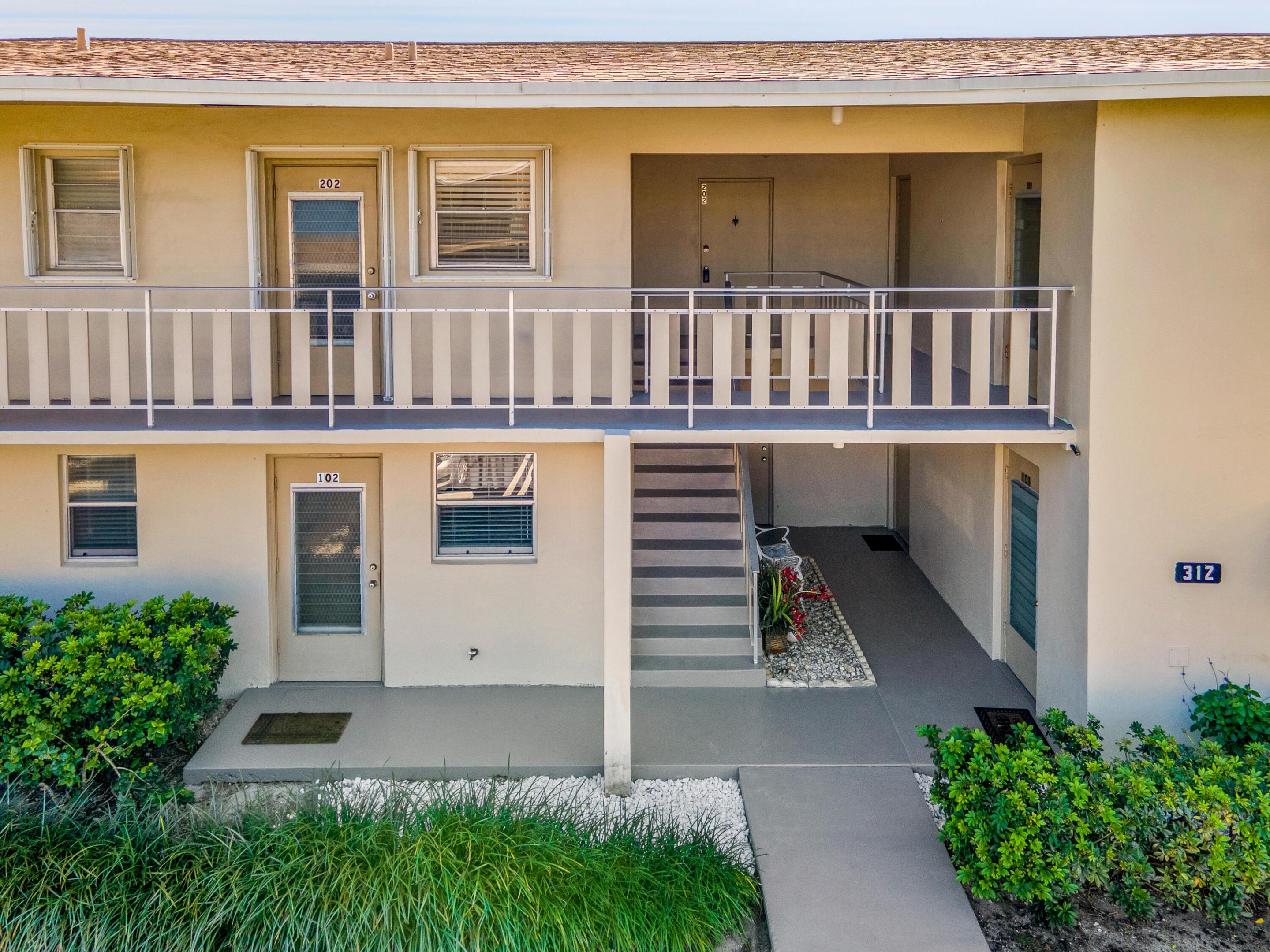 312 NE 17th Avenue 202