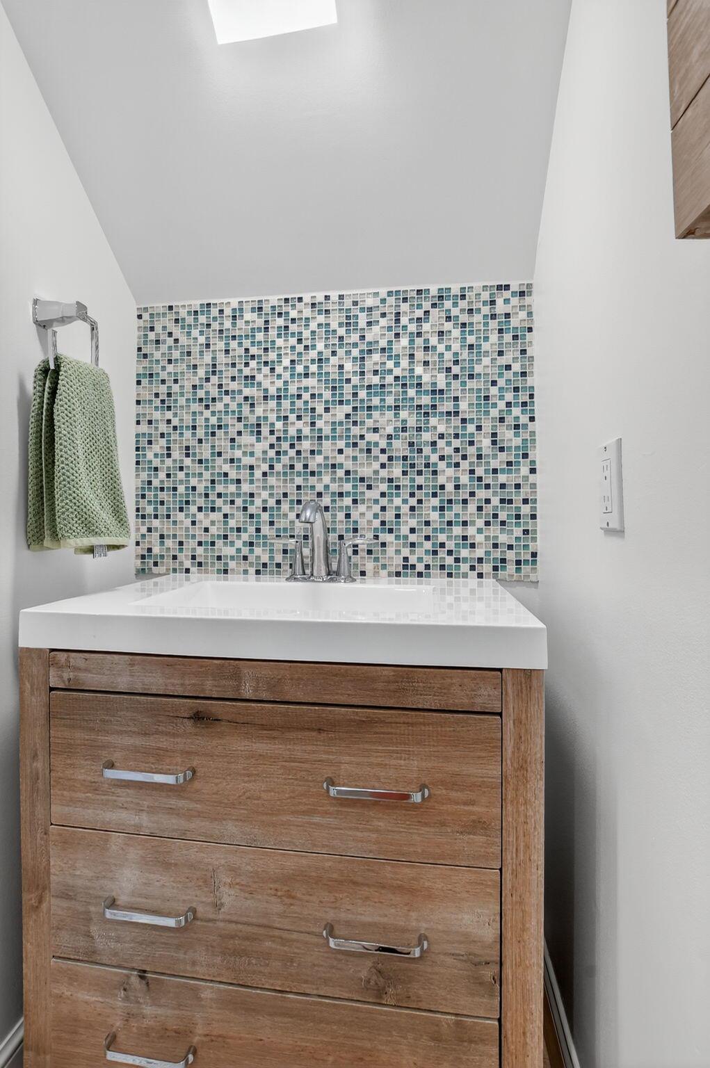 1194 Hillsboro Mile 74