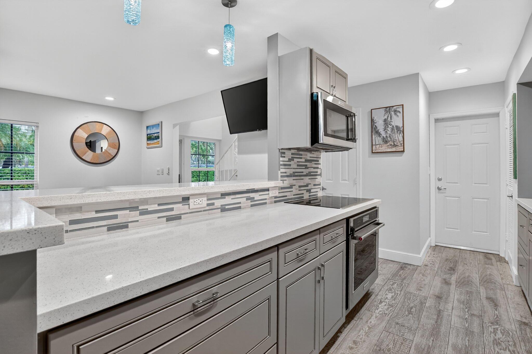 1194 Hillsboro Mile 74