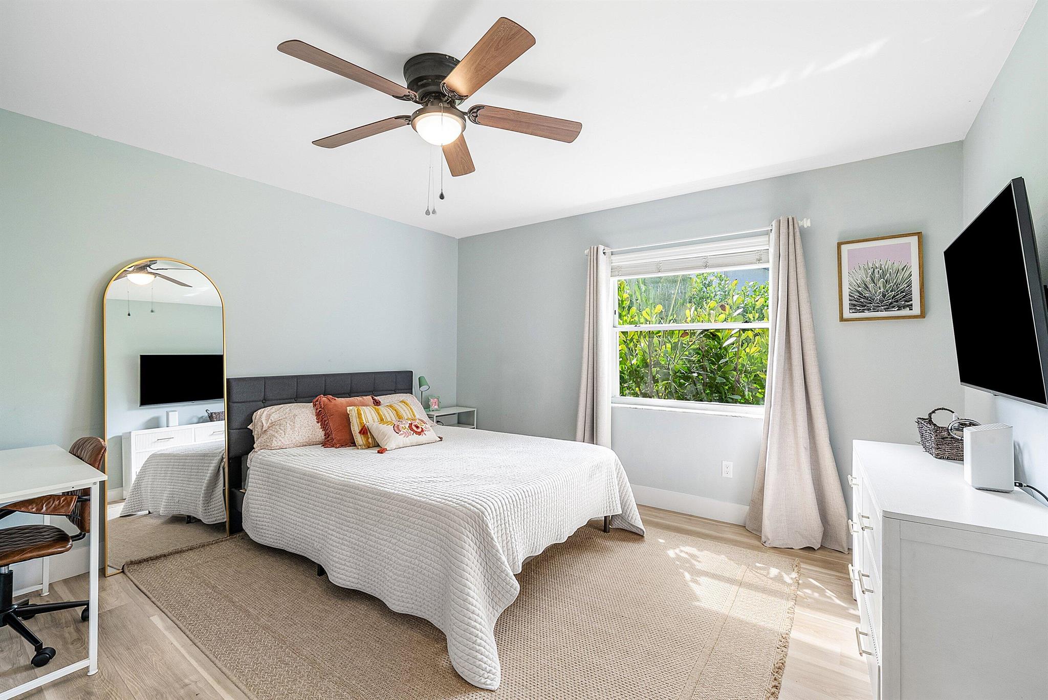 4408 Woodfield Boulevard