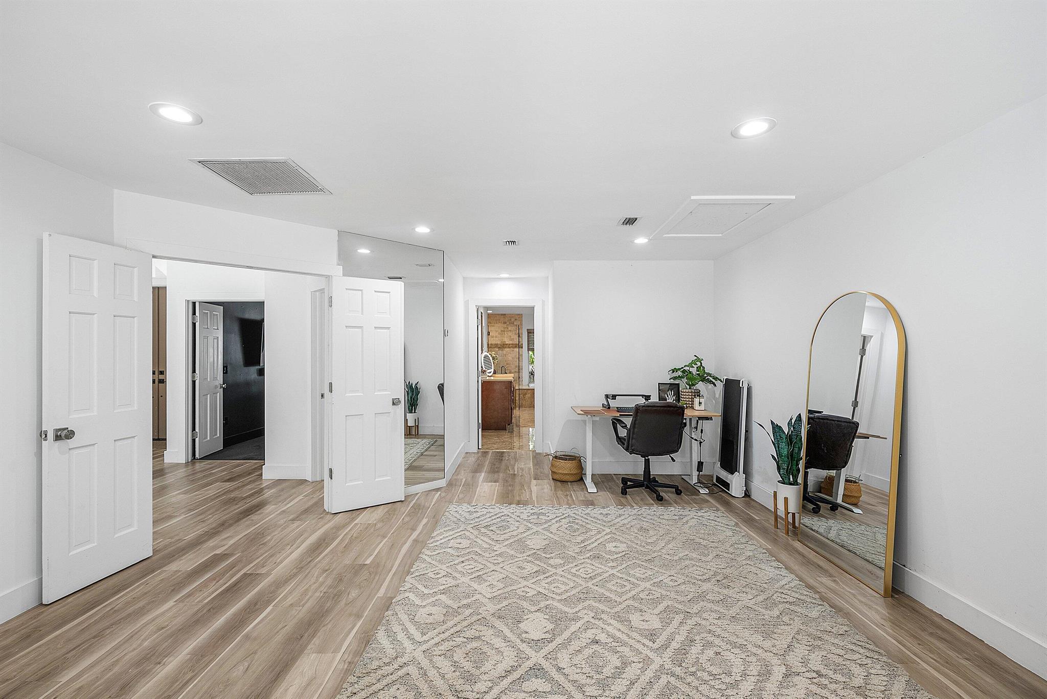 4408 Woodfield Boulevard