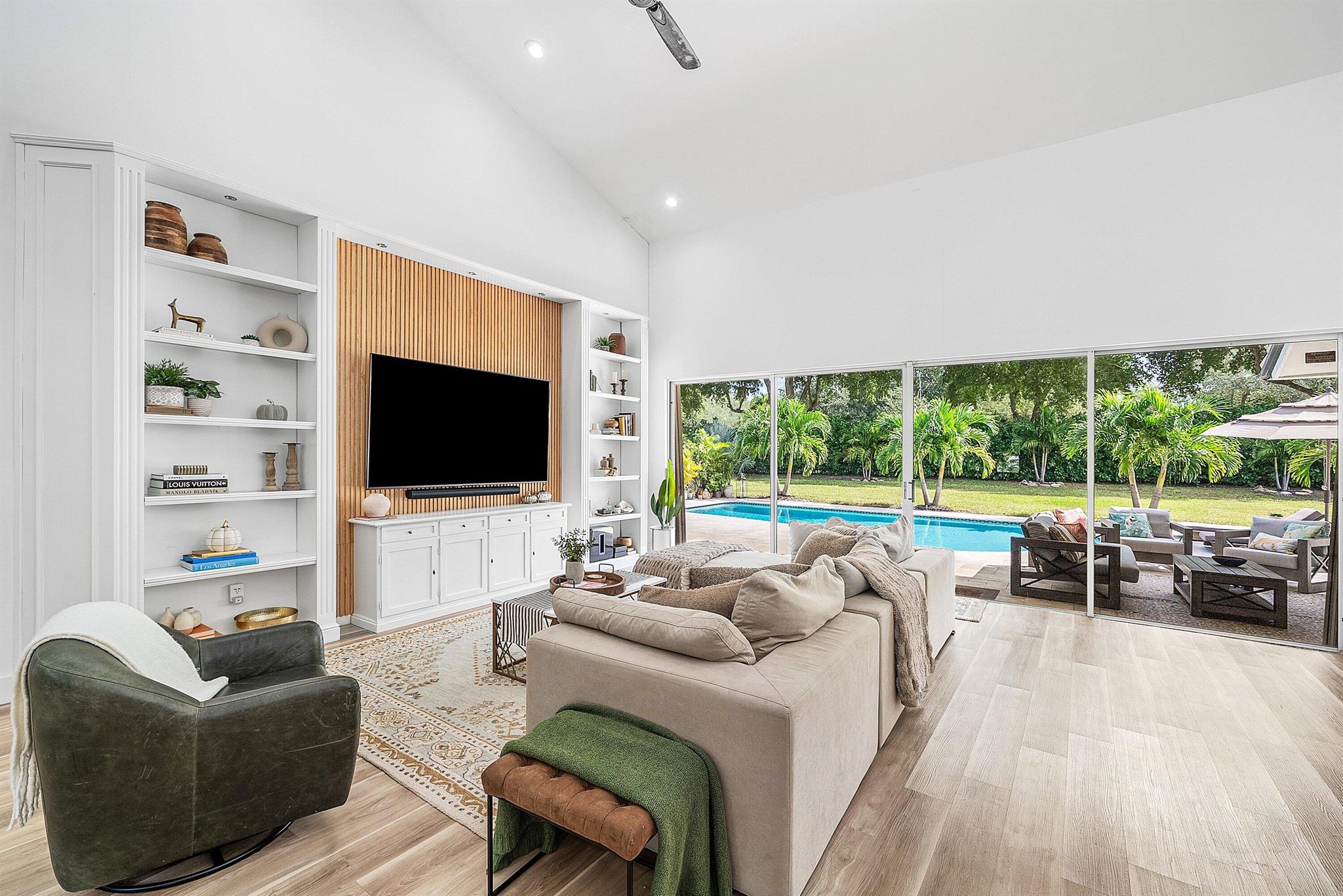 4408 Woodfield Boulevard