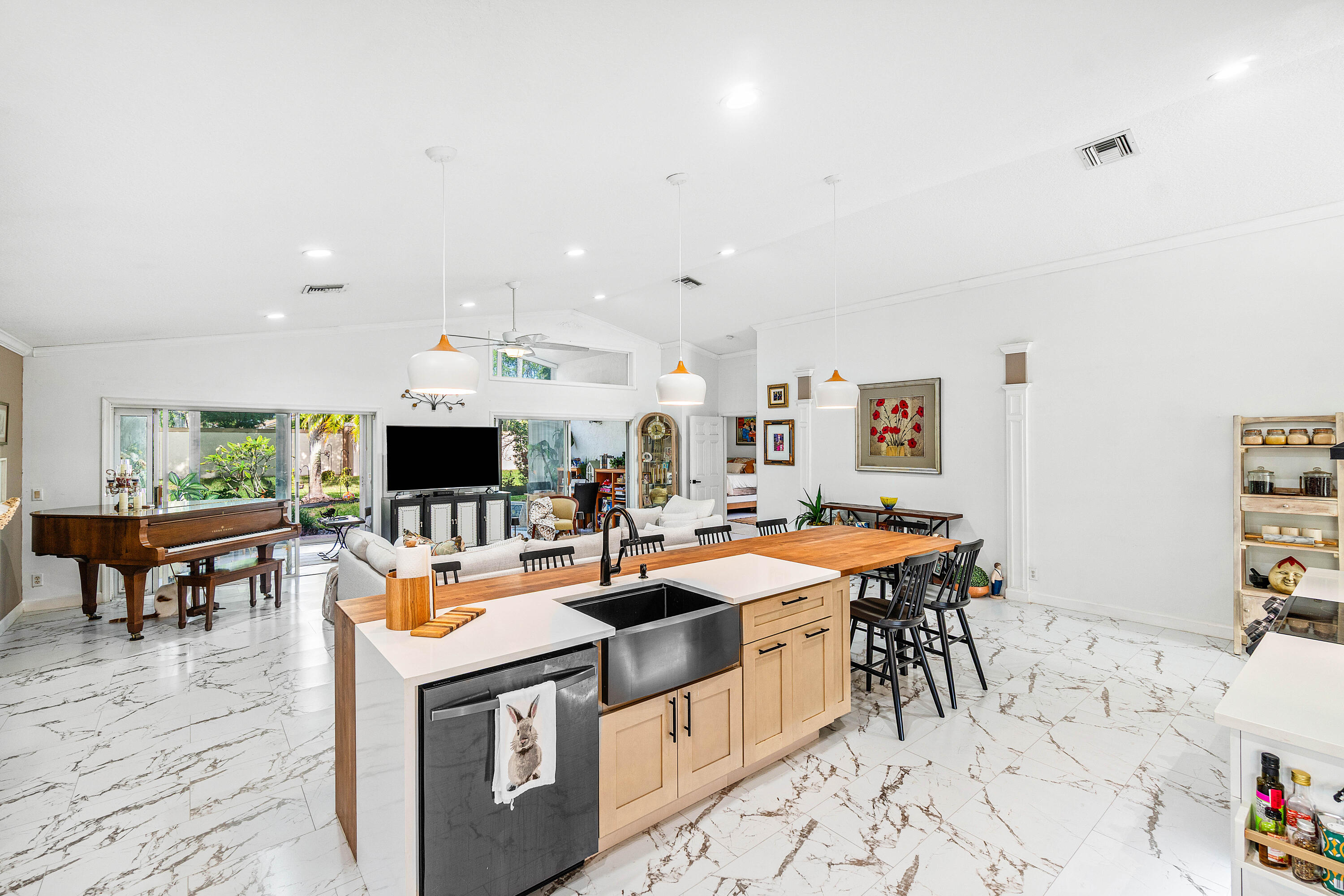 6805 Sun River Road