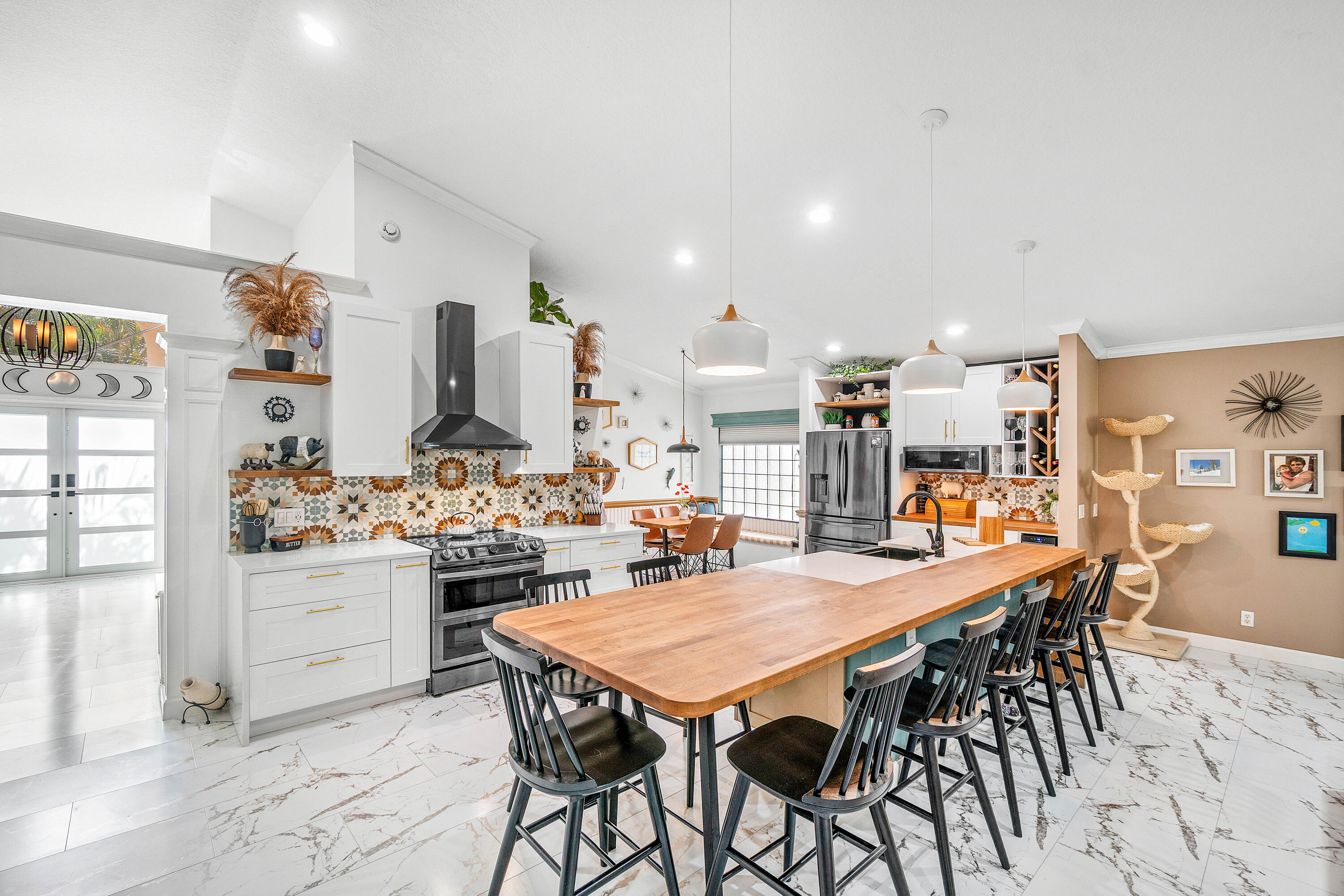 6805 Sun River Road