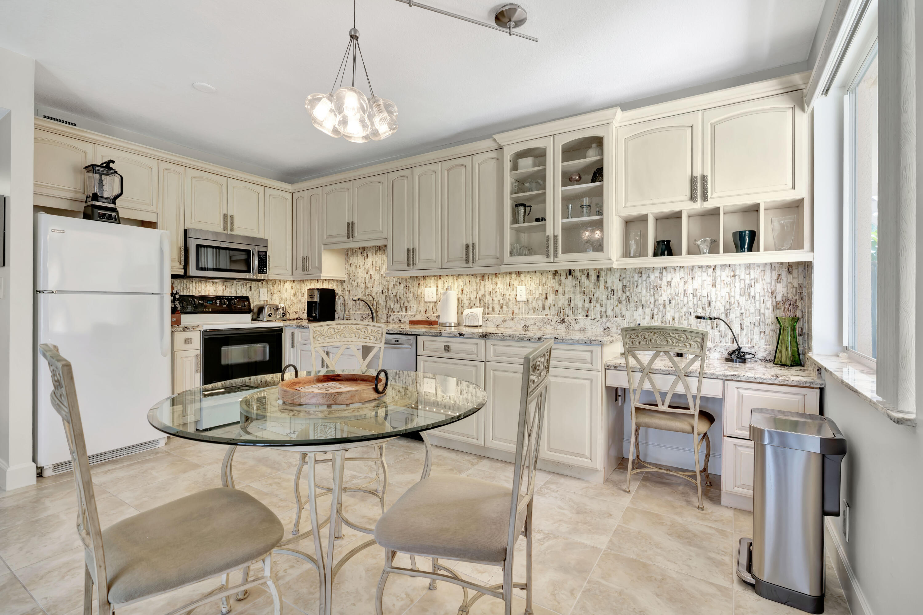 353 S Us Highway 1 A4