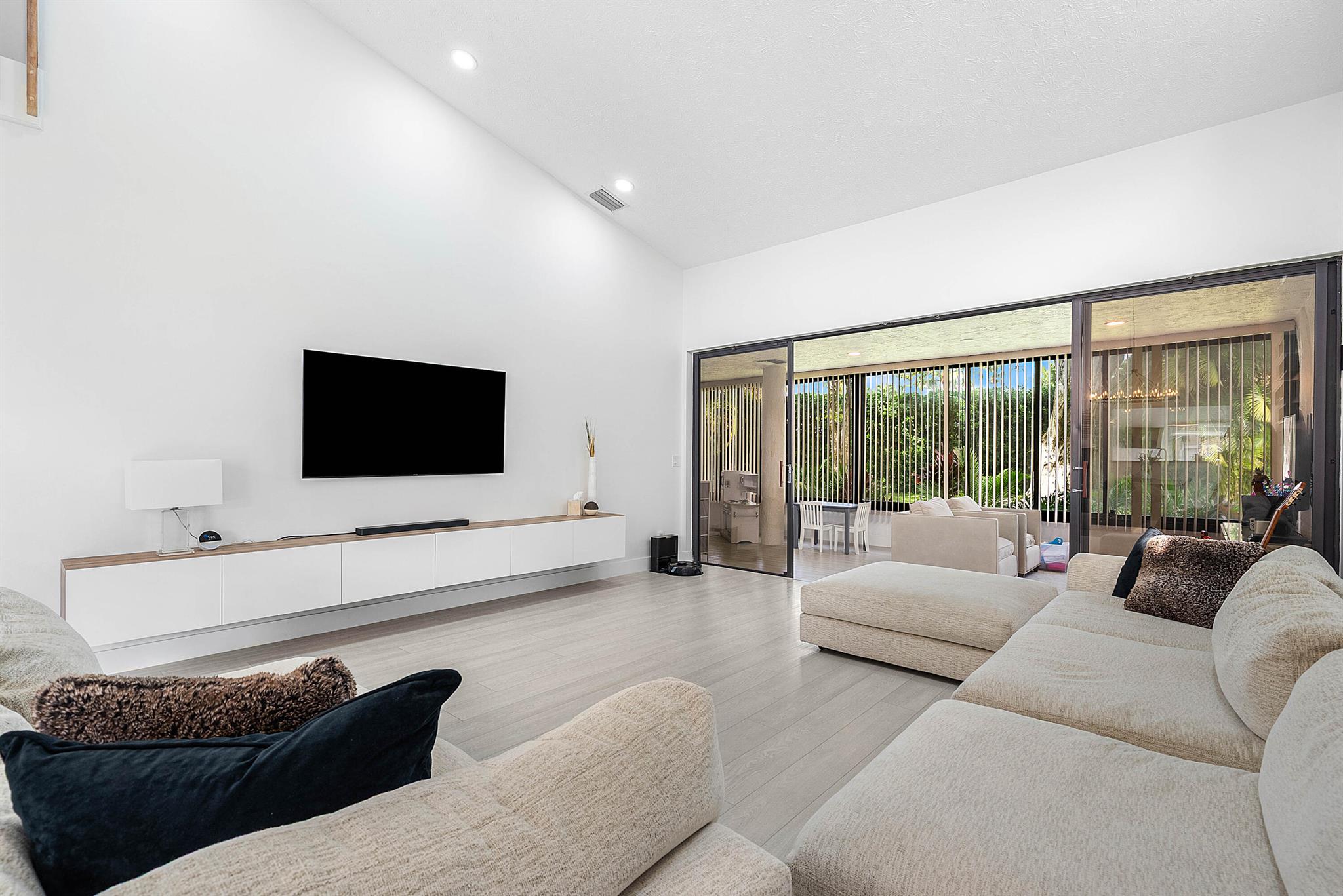 22627 Meridiana Drive