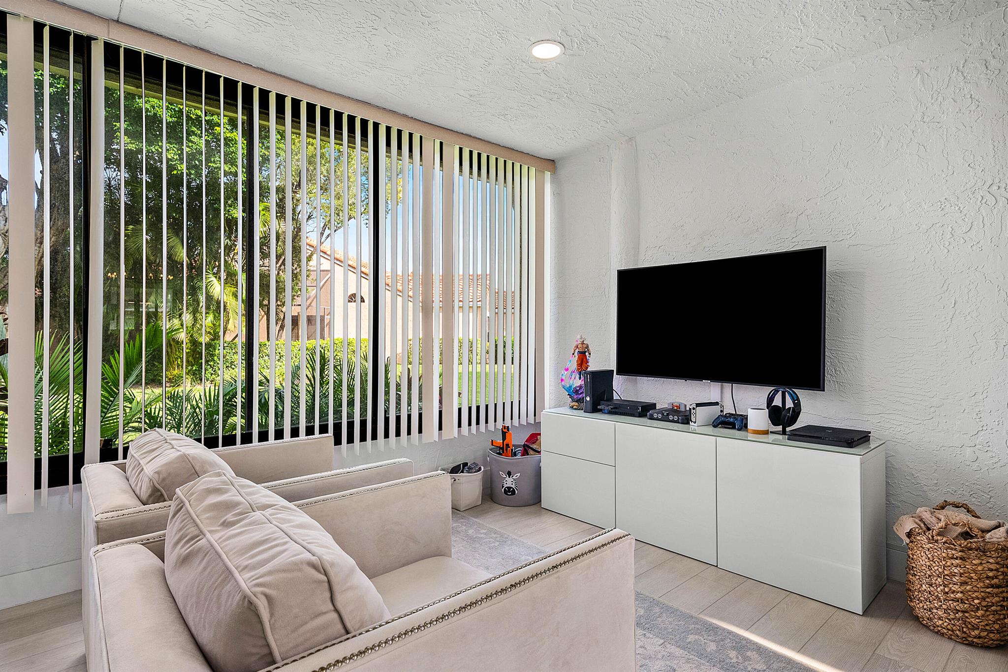 22627 Meridiana Drive