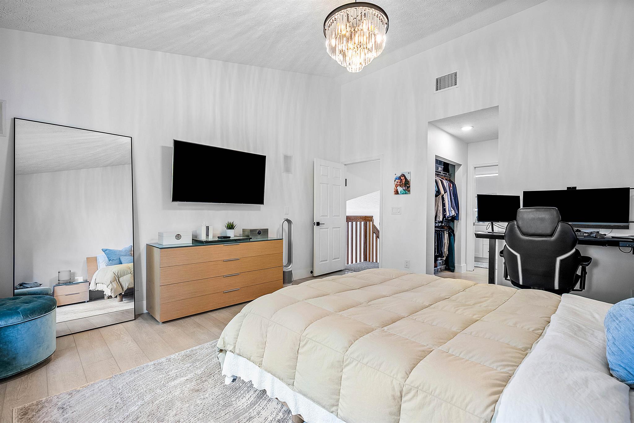 22627 Meridiana Drive