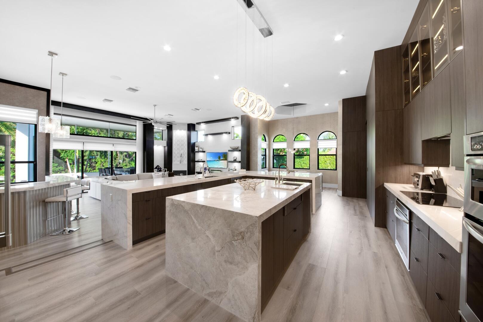 15271 Tall Oak Avenue