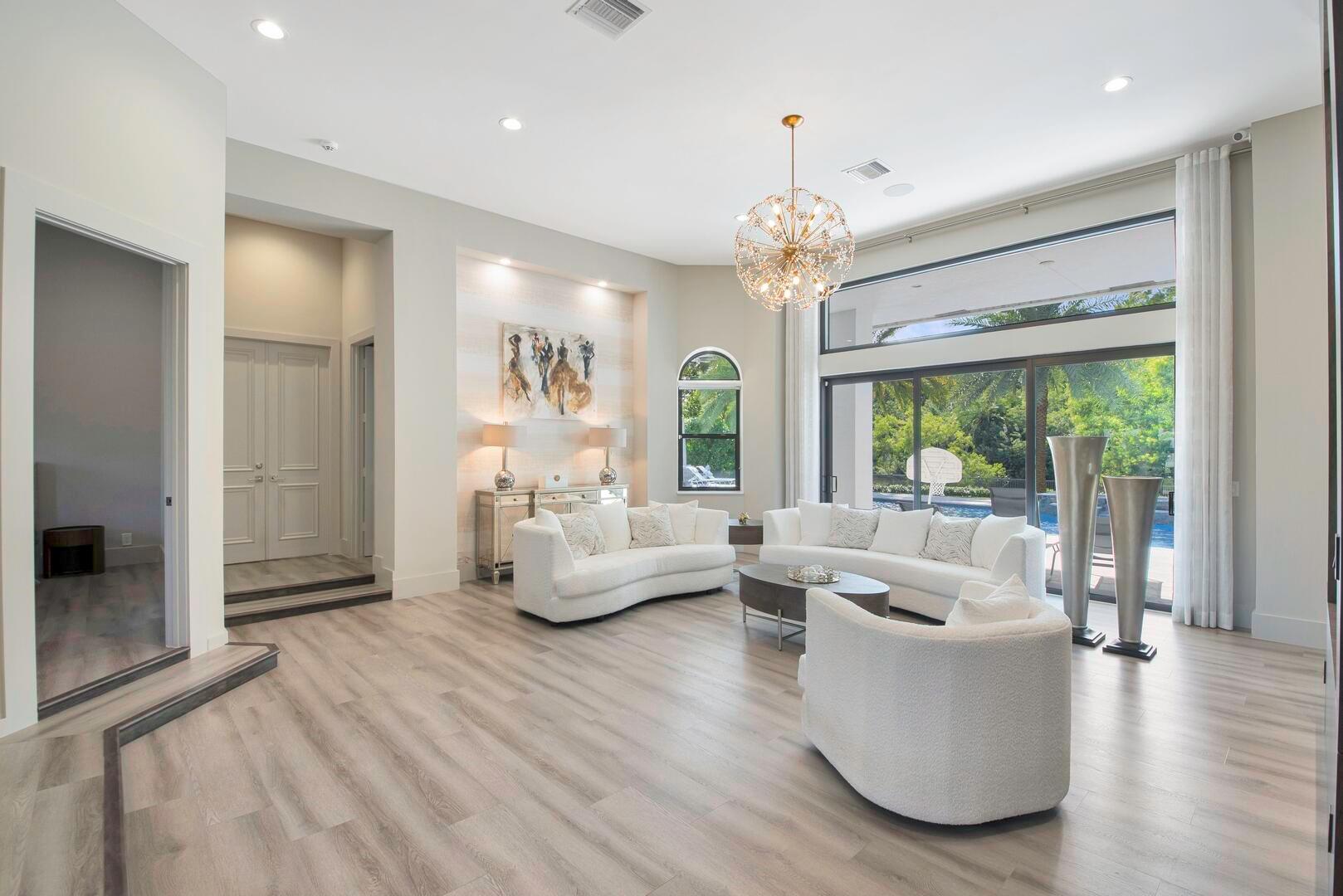 15271 Tall Oak Avenue