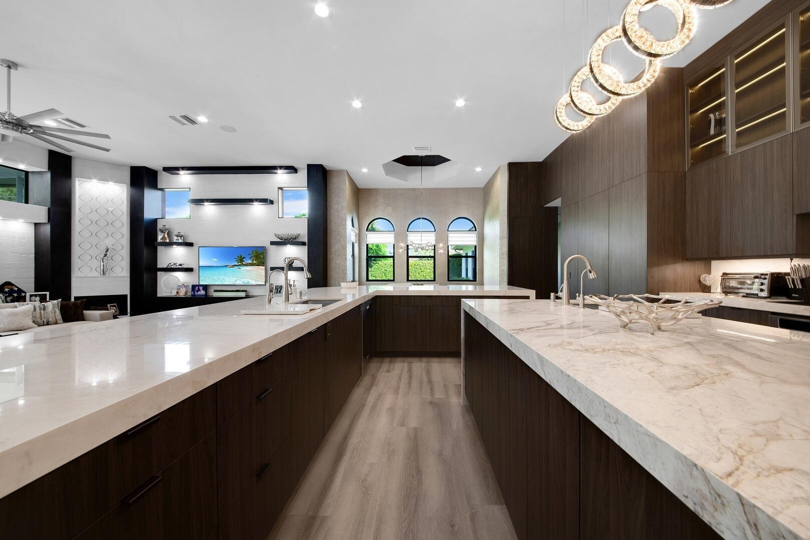 15271 Tall Oak Avenue