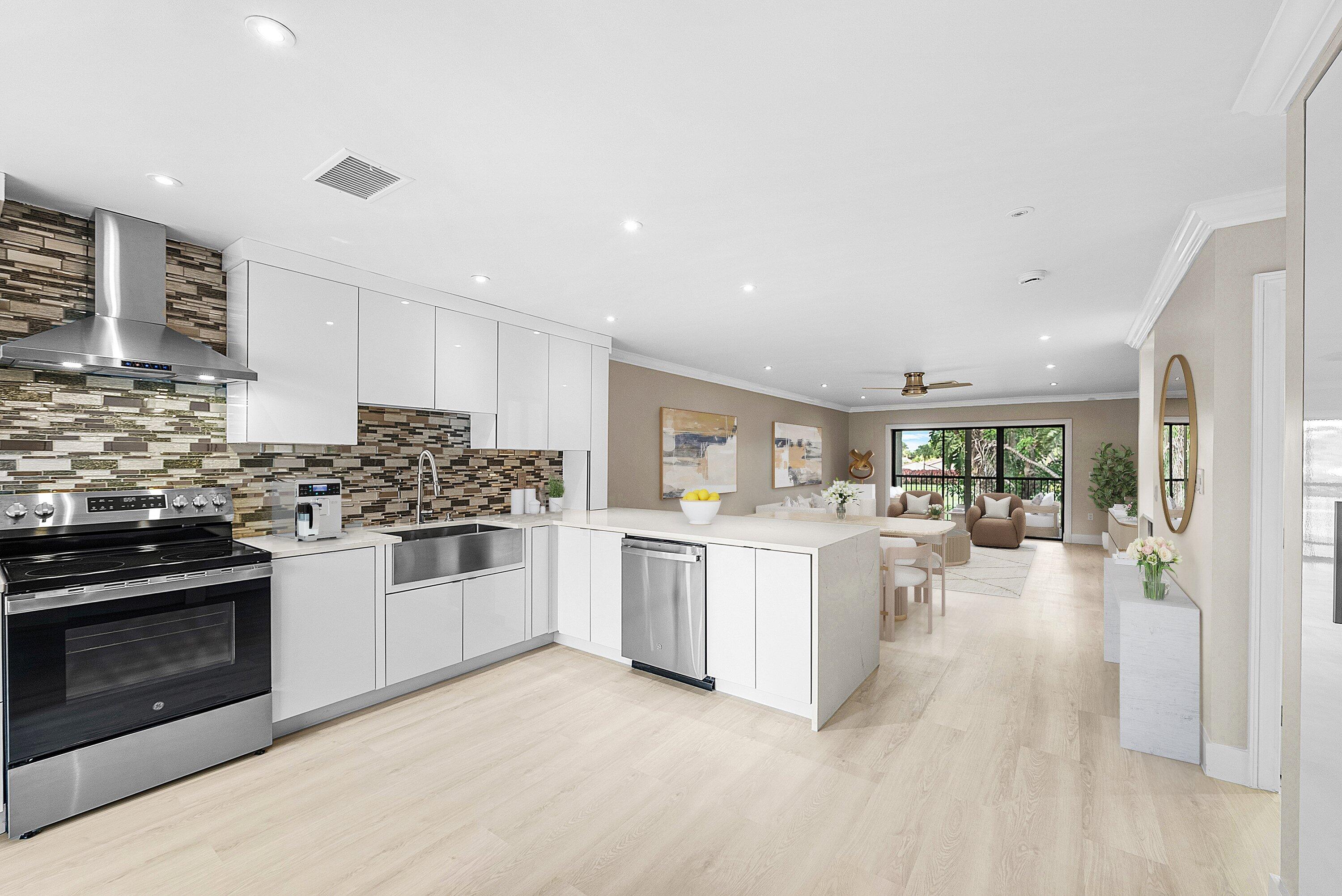 18 Stratford Drive E F