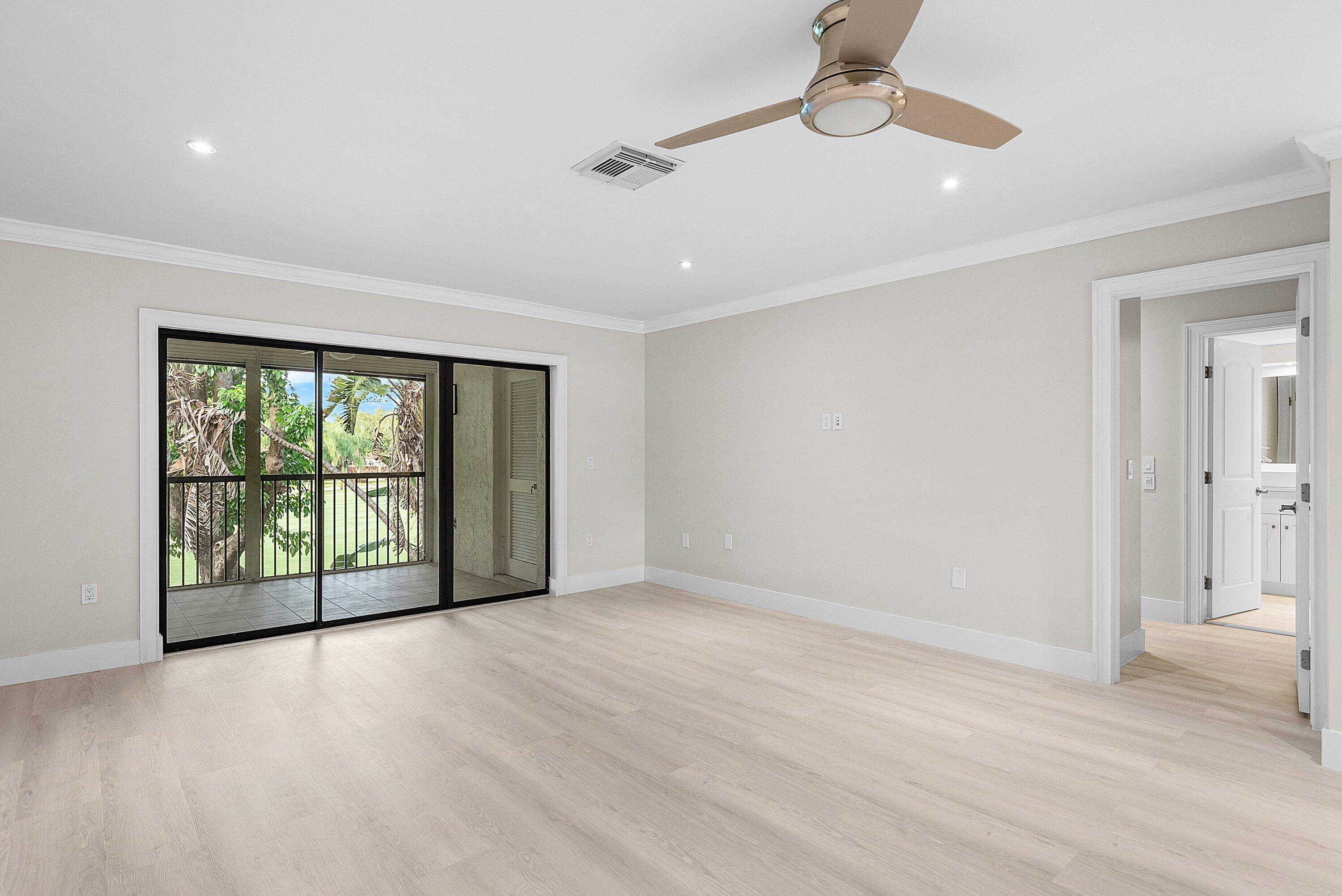 18 Stratford Drive E F