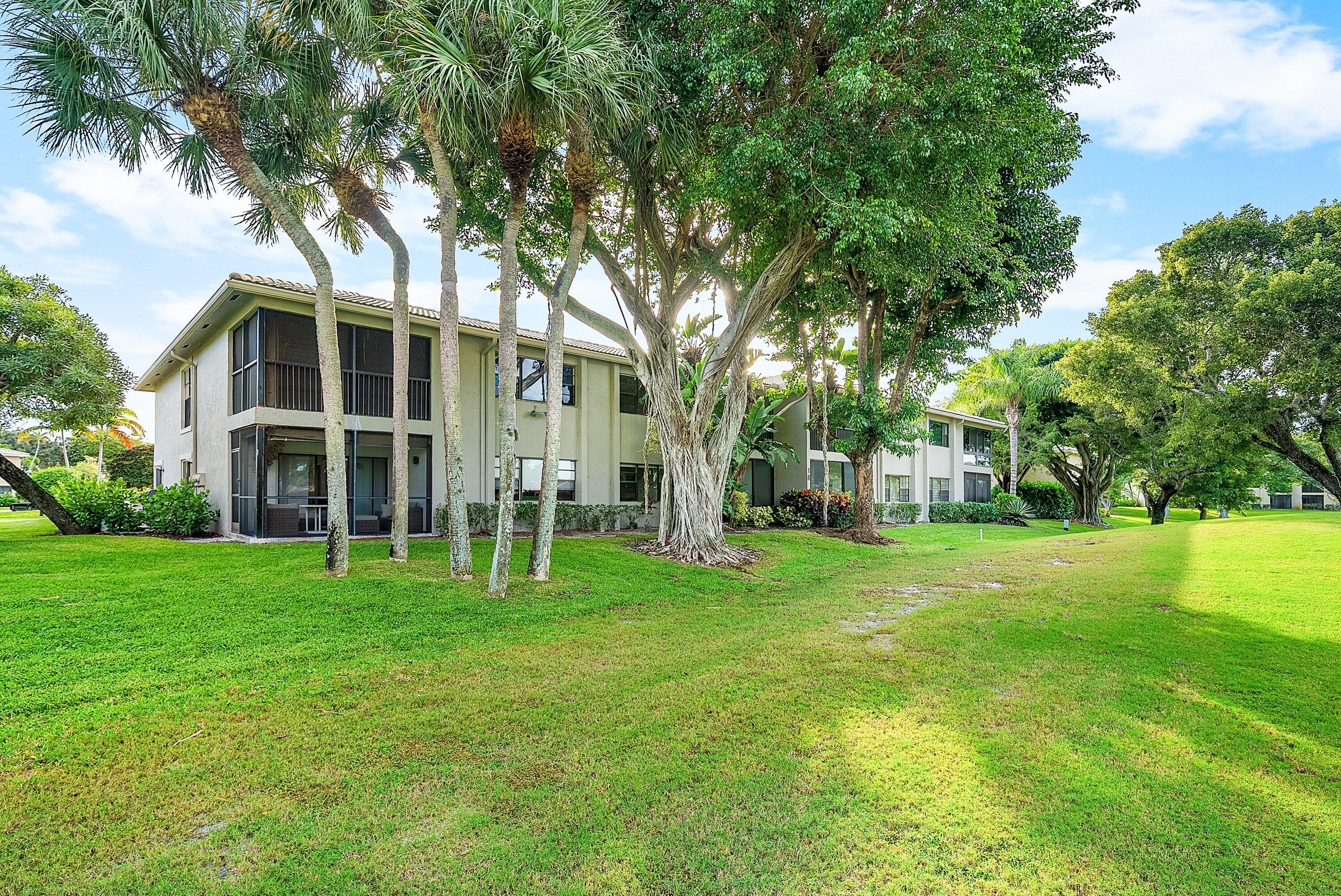 18 Stratford Drive E F