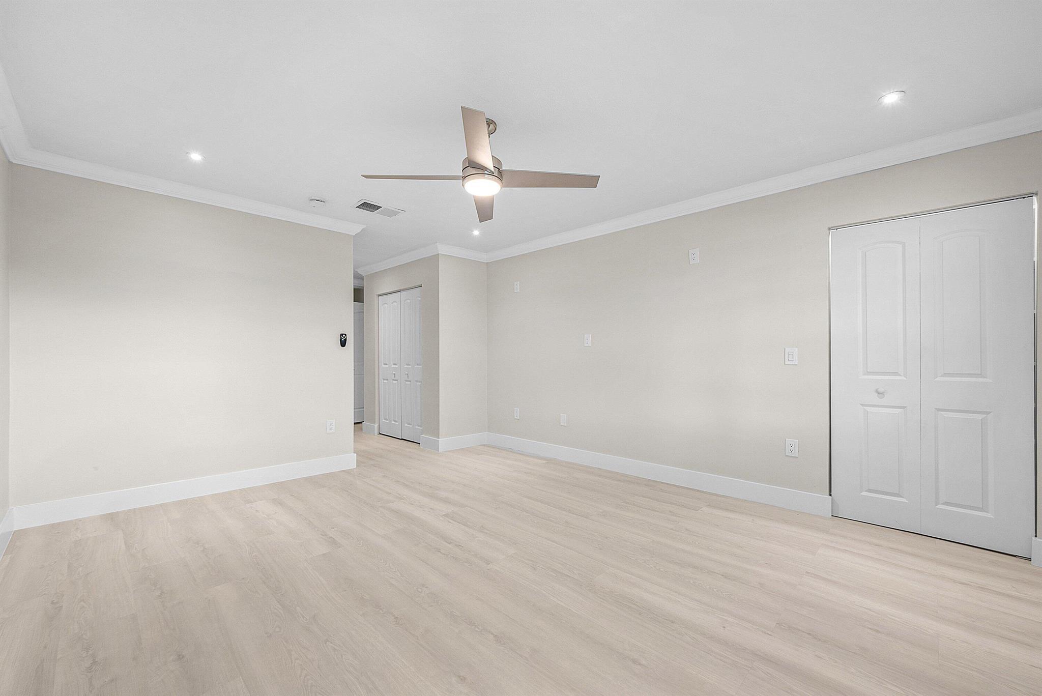 18 Stratford Drive E F