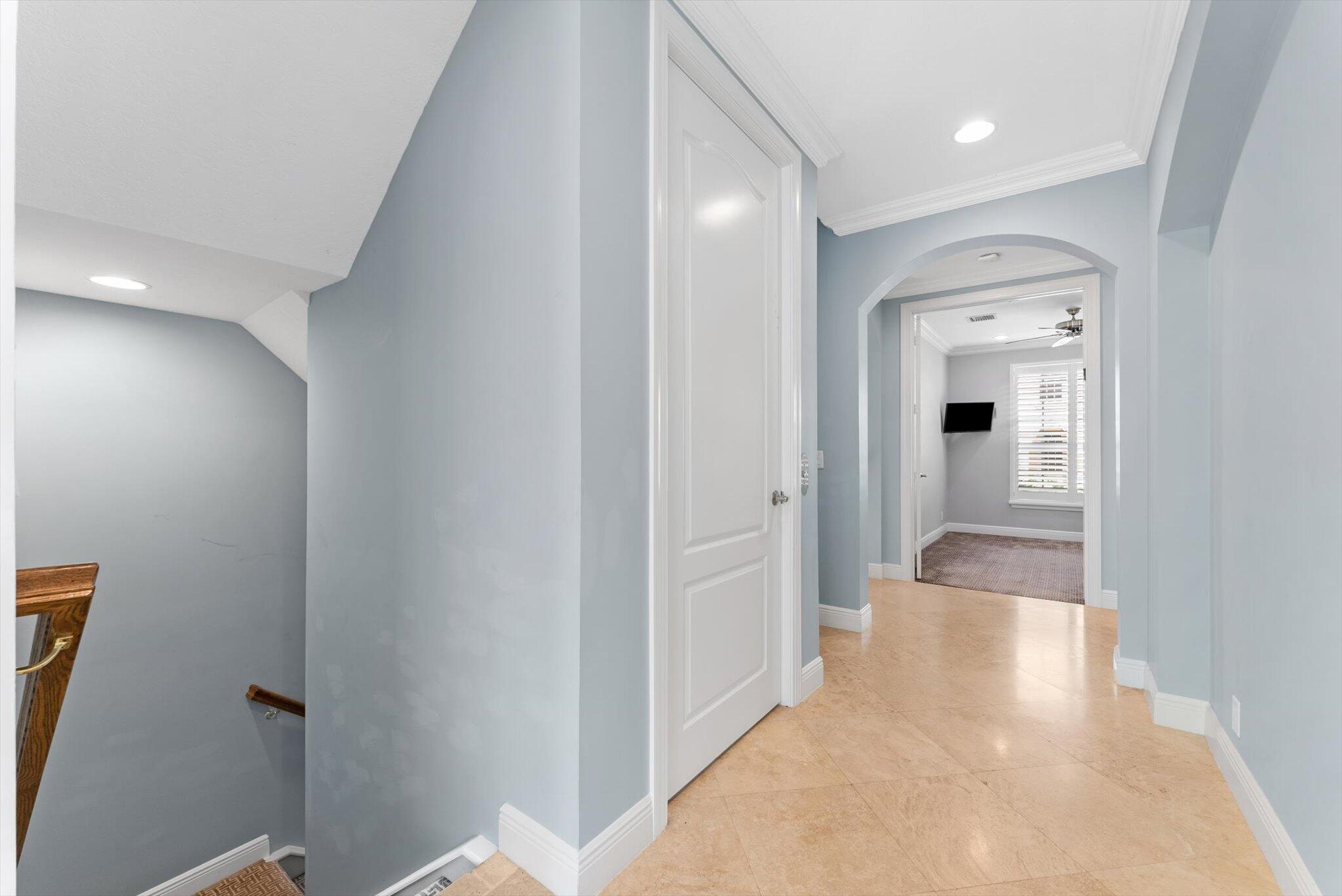 604 NE Francesca Lane