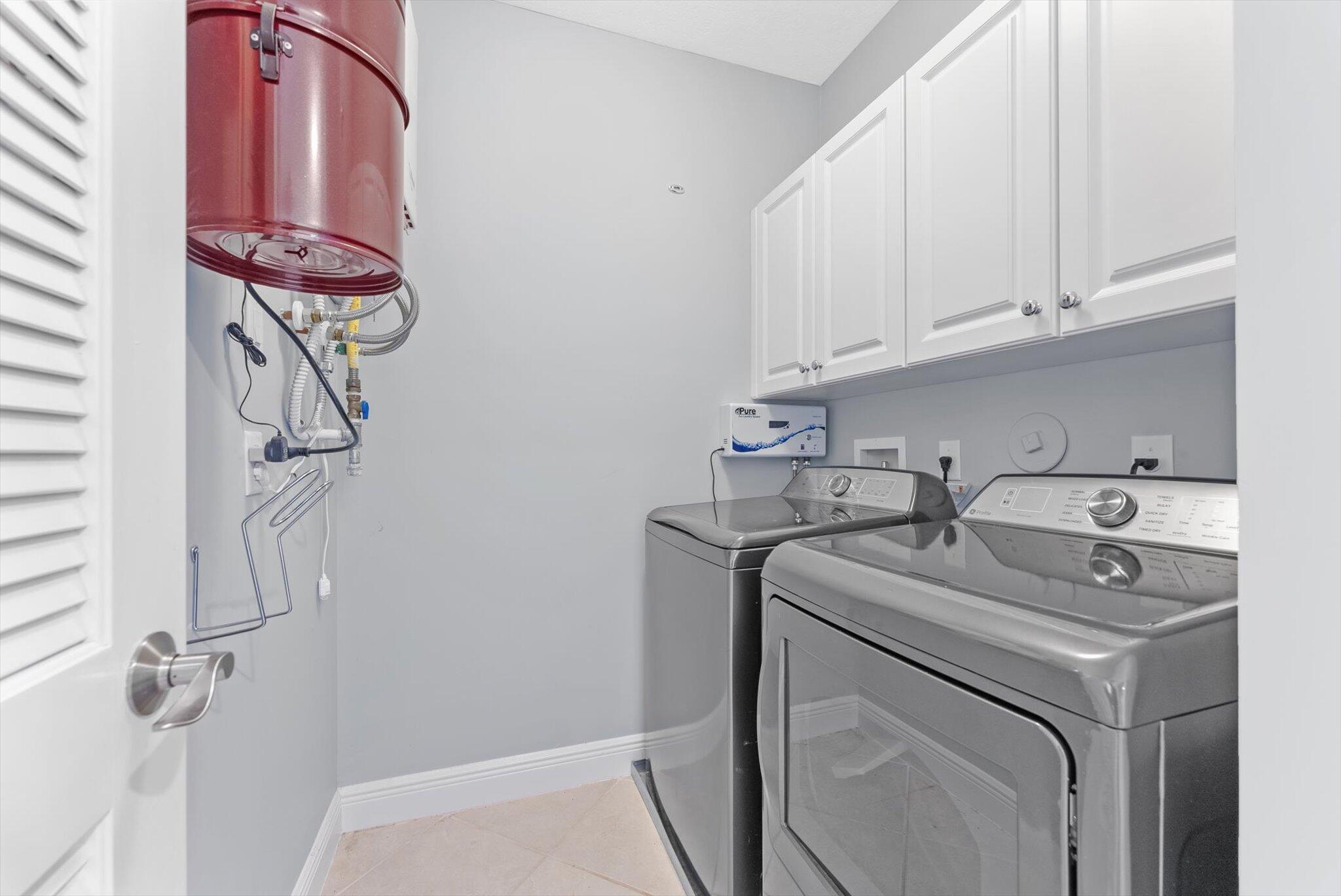 604 NE Francesca Lane