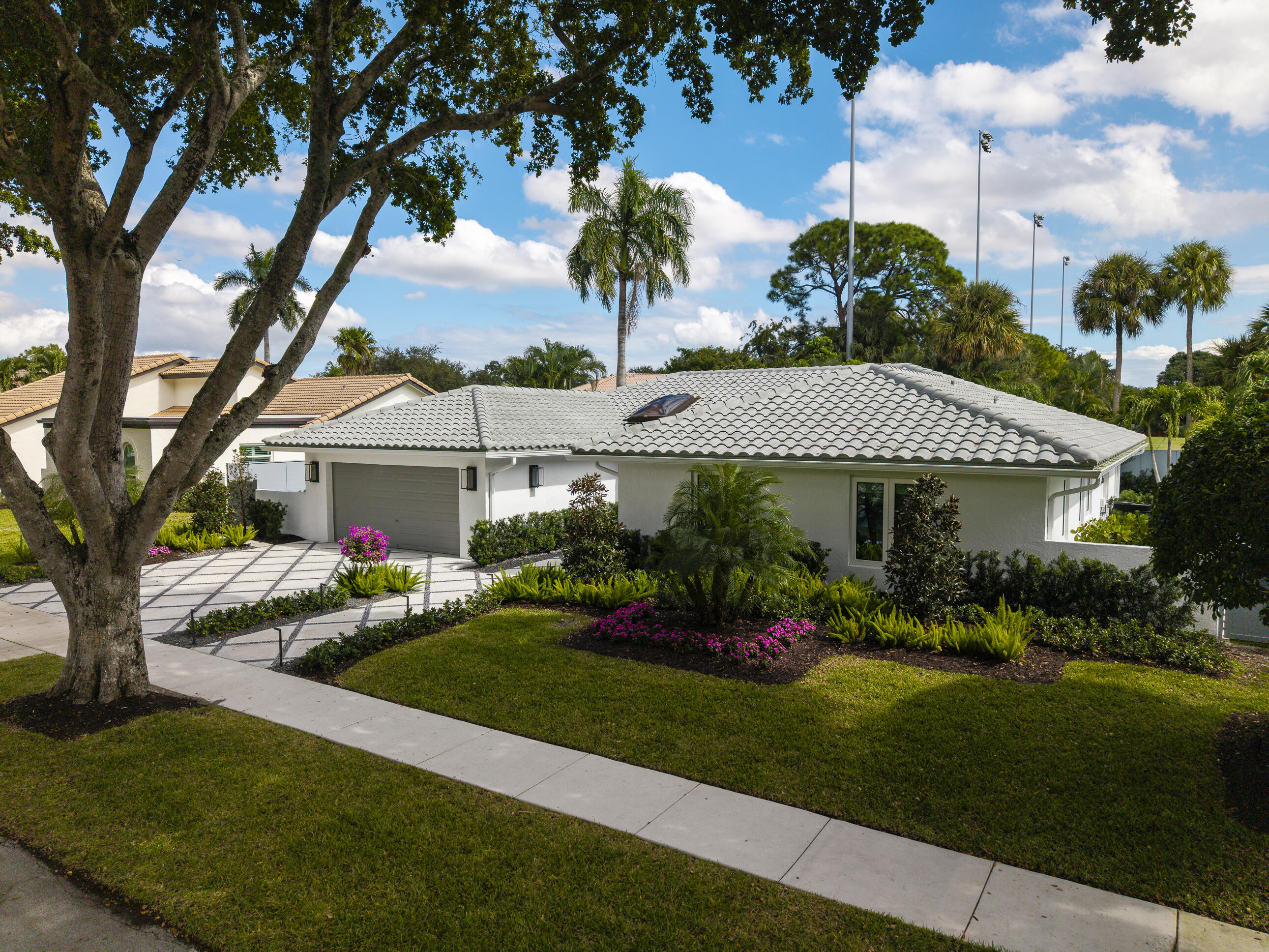 2710 NW 27th Avenue