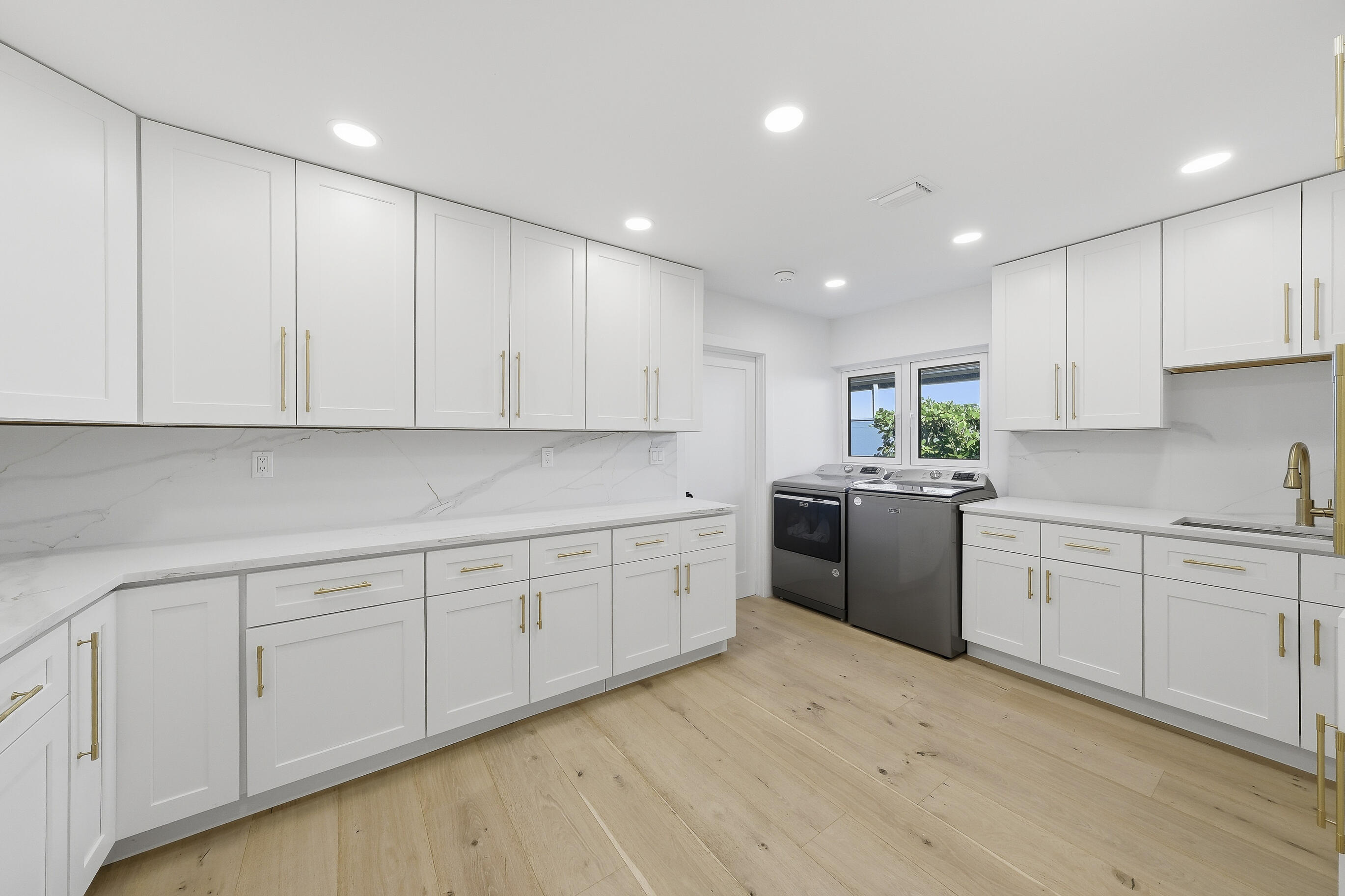 2710 NW 27th Avenue