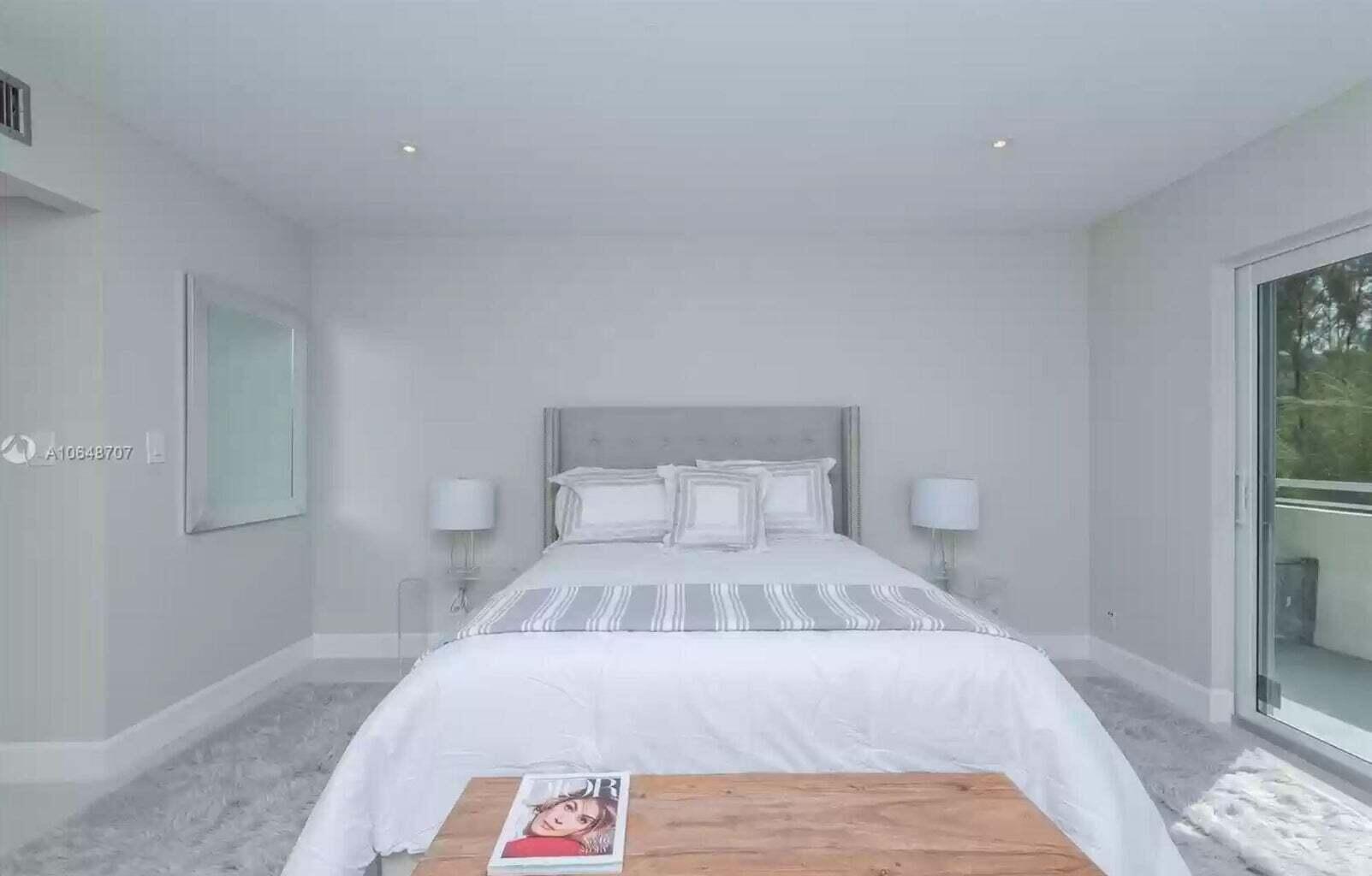 3212 NE 12th Street 302