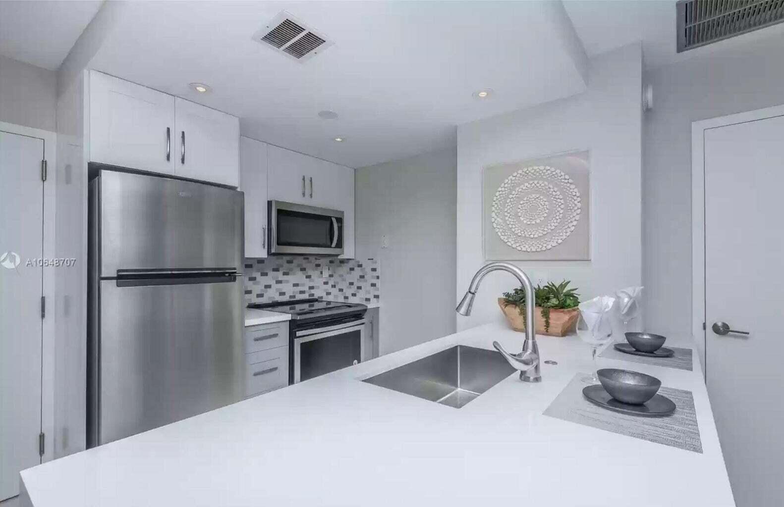 3212 NE 12th Street 302