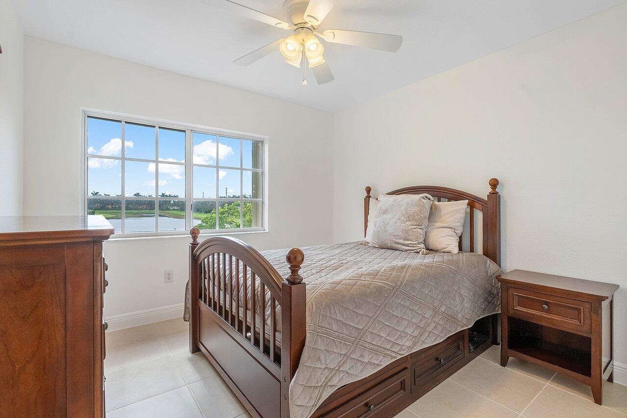 6748 Old Farm Trail