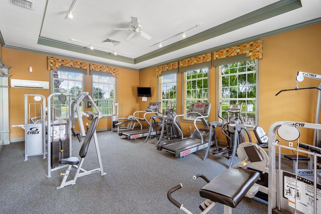 6748 Old Farm Trail