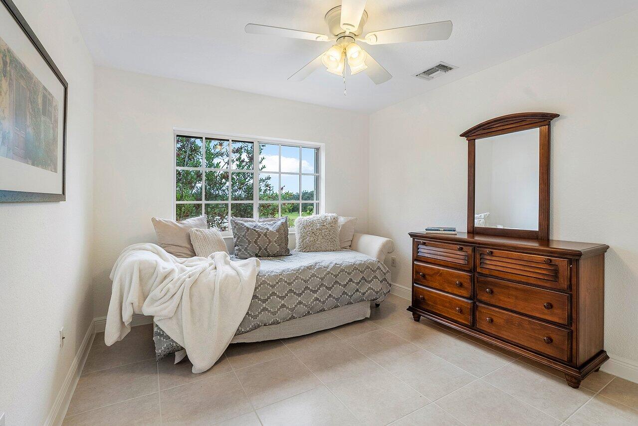 6748 Old Farm Trail